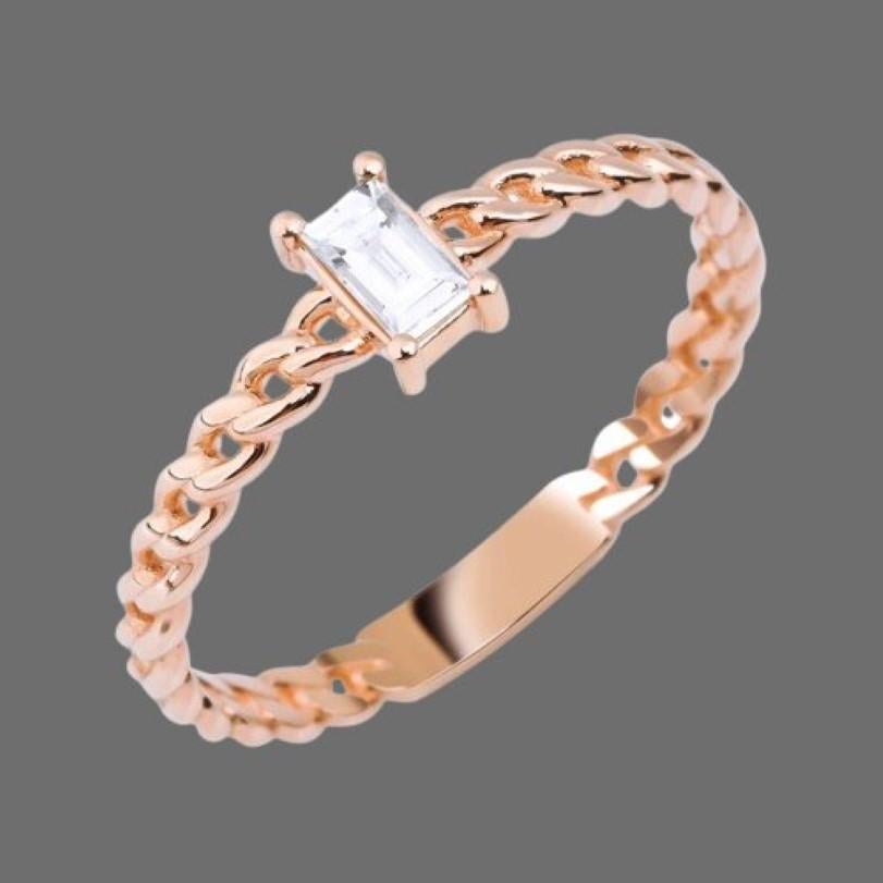 Dettagli del prodotto :

- Su ordinazione

- Oro Kt: 14kt

- Colori dell'oro disponibili: Oro rosa, Oro giallo, Oro bianco

- 0.15ct Diamante Baguette Naturale

- Colore-Clarità del diamante: Colore F-G, purezza VS/SI

- Viene fornito con un