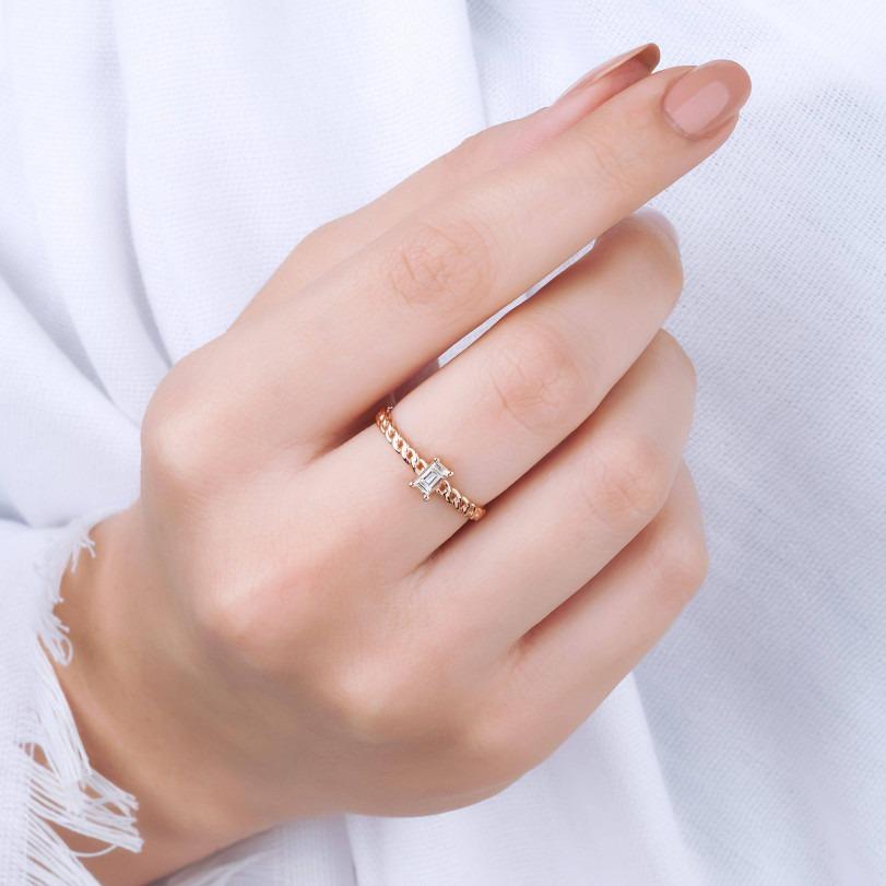 Moderno Anello Baguette con diamante solido a catena da 0,15 carati in vendita