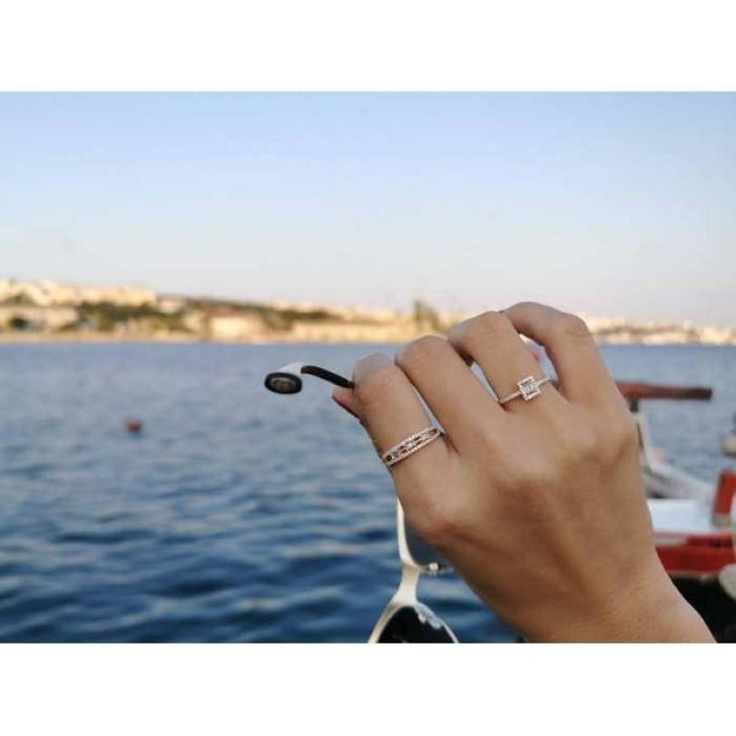 Moderno Anello impilabile con diamante Baguette in vendita