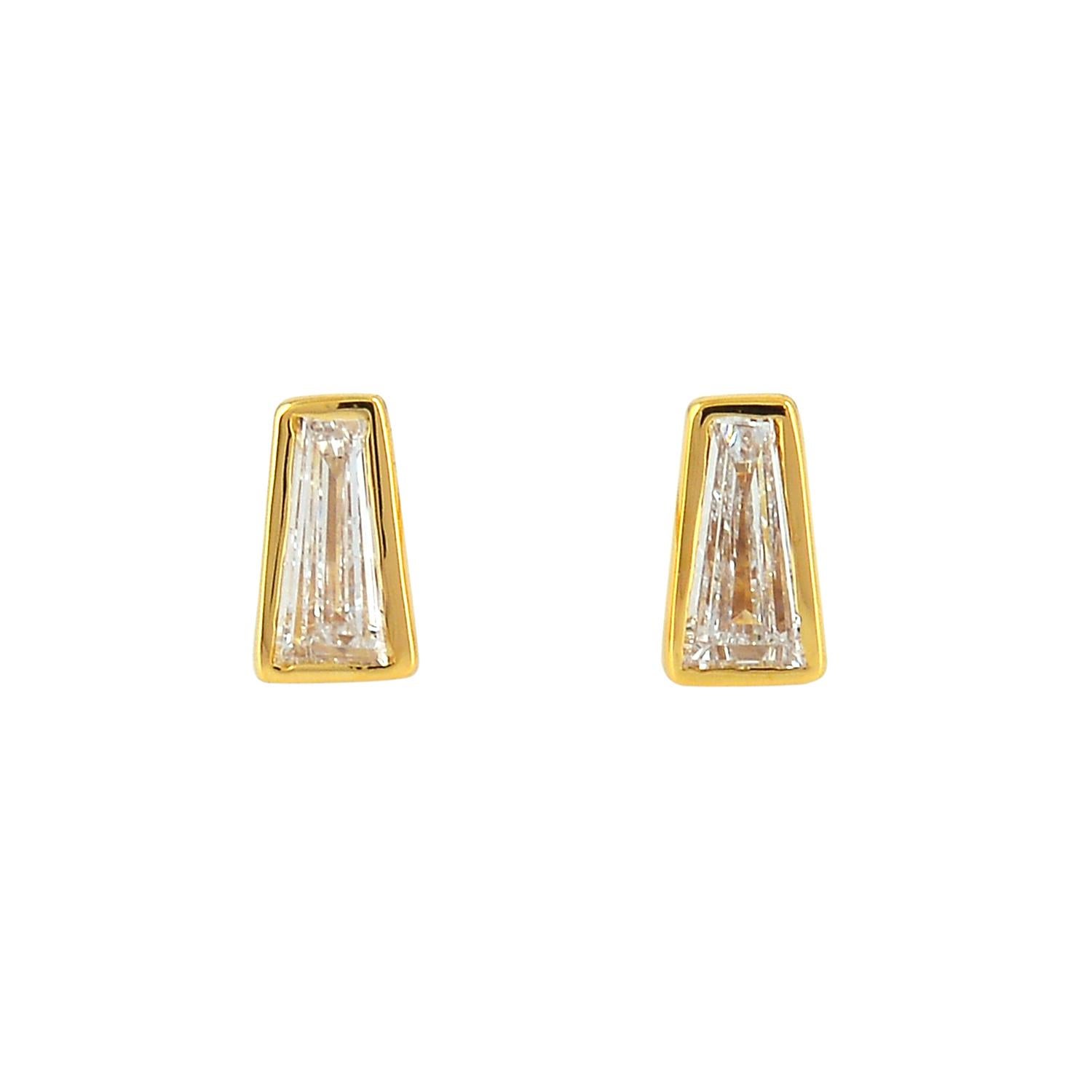 Artisan Boucles d'oreilles en or jaune 18k avec diamant baguette en vente