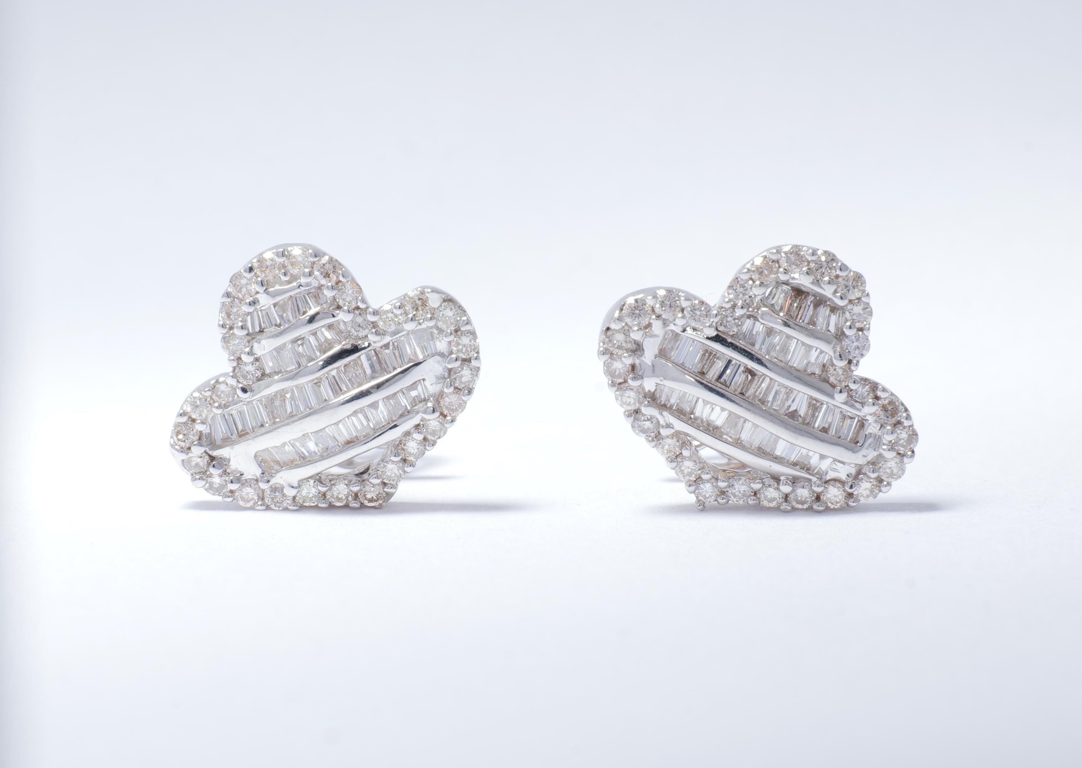 Pendientes de oro macizo de 14k con diamantes baguette (certificados) en venta 2