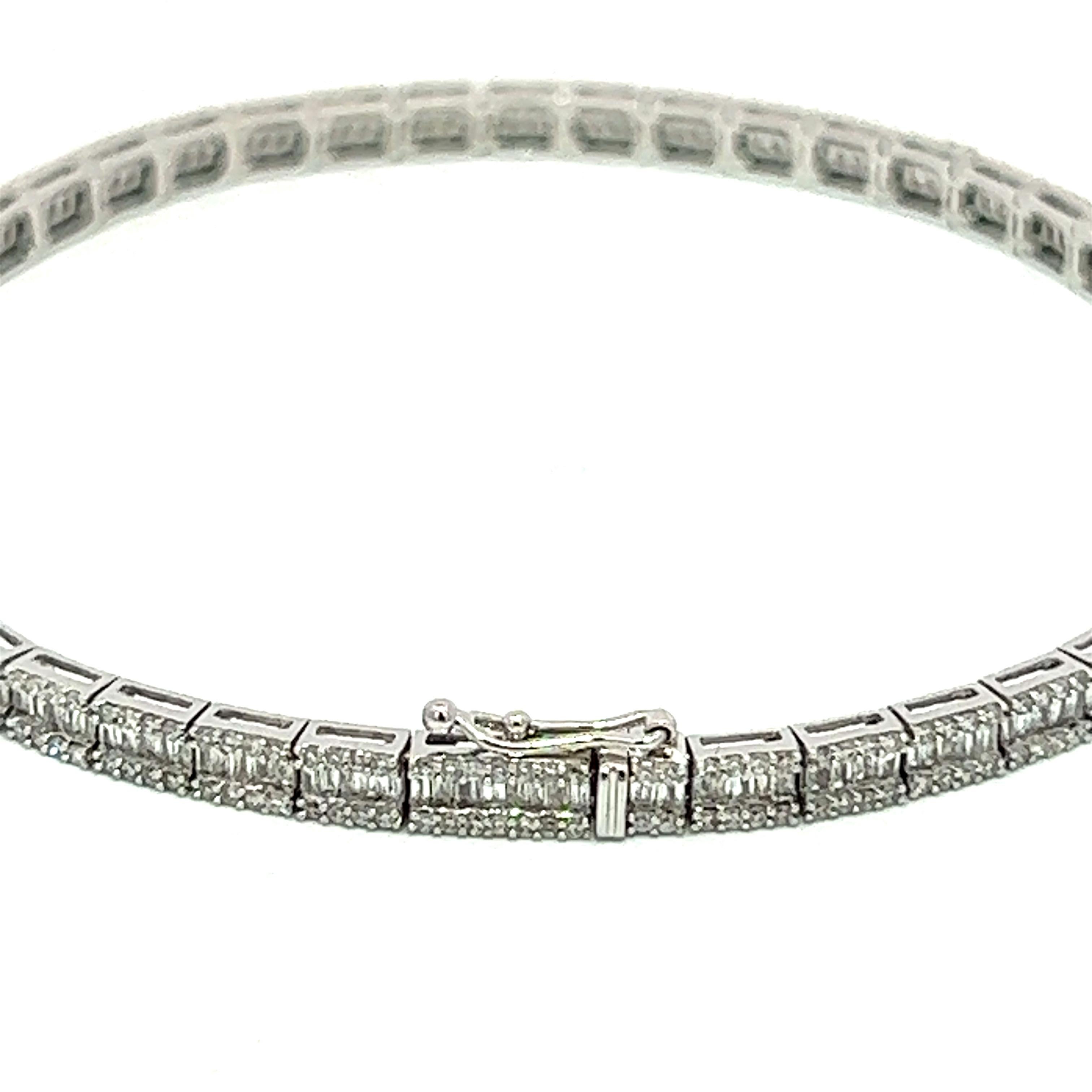 Baguette Diamond Tennis Bracelet  In New Condition For Sale In New York, NY