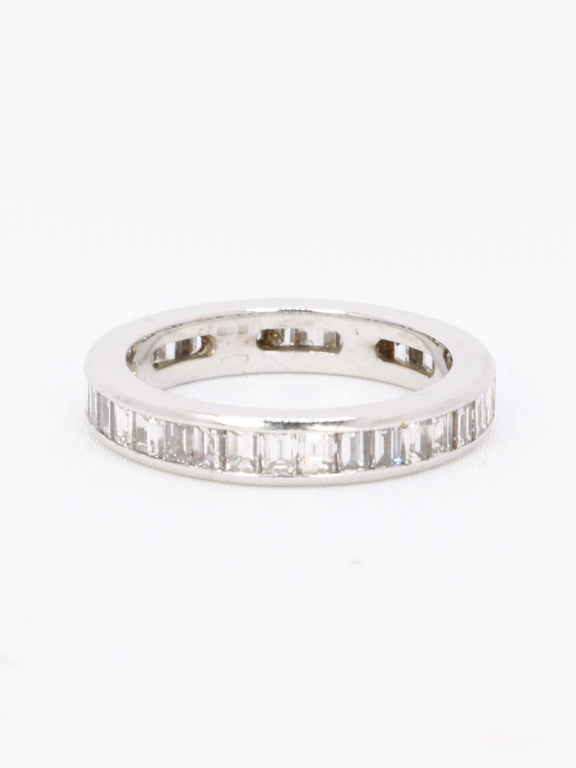 Baguette-Diamant-Trauring 3,5 Karat im Zustand „Gut“ im Angebot in PARIS, FR