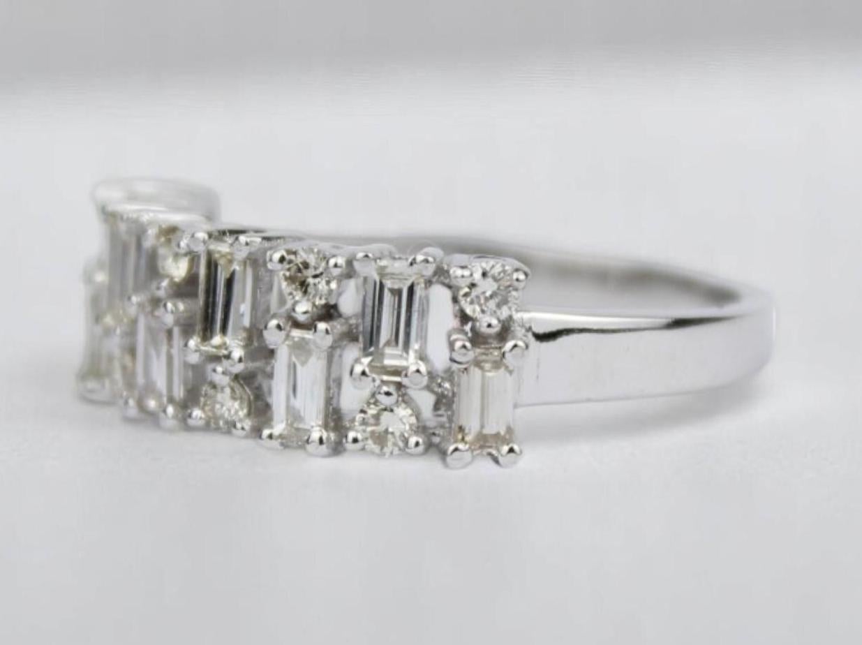 Taille baguette Alliance d'éternité en or massif 14 carats avec diamants baguettes (certifié) en vente