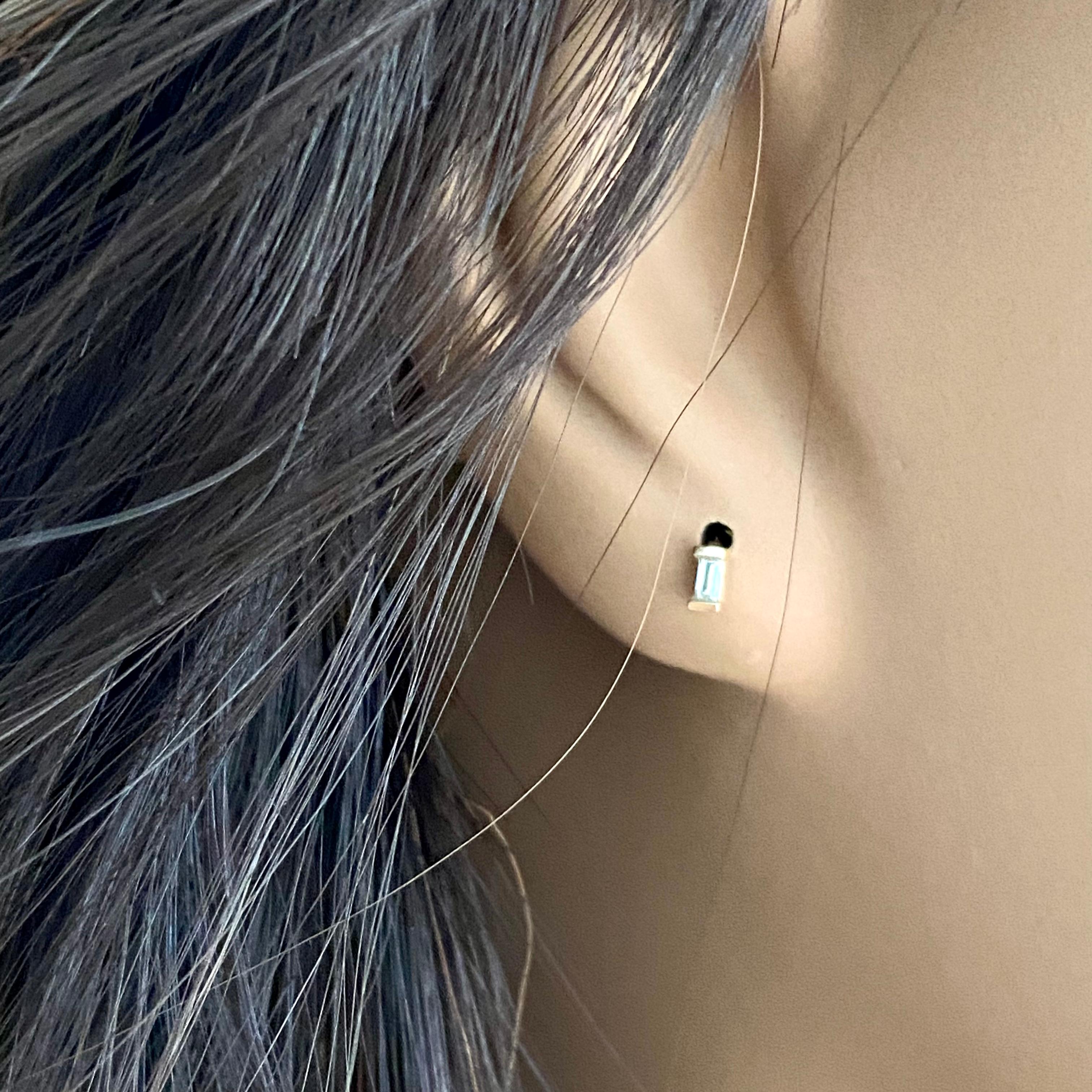 Mini-Ohrstecker mit Baguette-Diamant 0,20 Karat 14 Karat Gelbgold 0,15 Zoll 1
