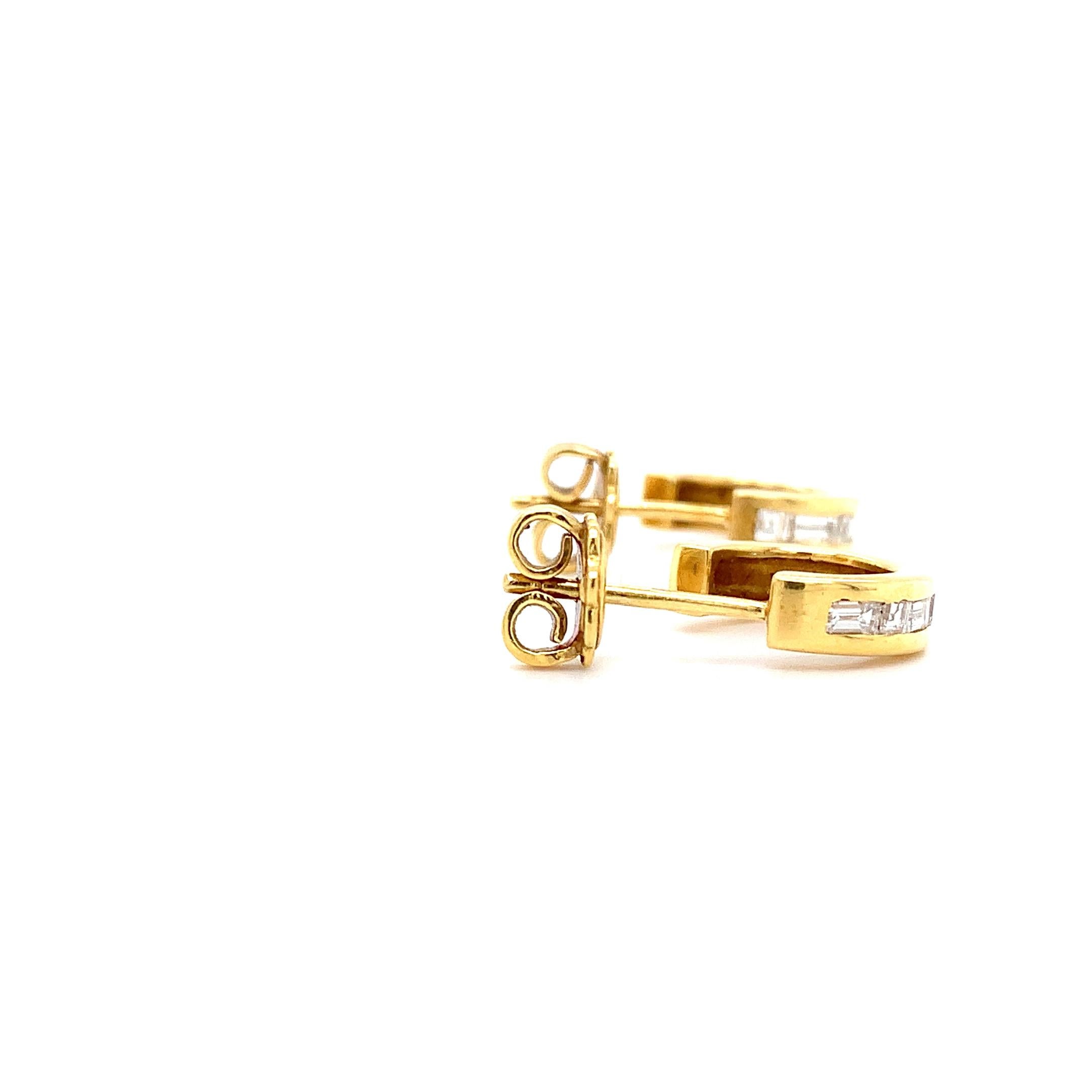 Baguette diamonds art deco half crescent hoop earrings 18k yellow gold For Sale 1