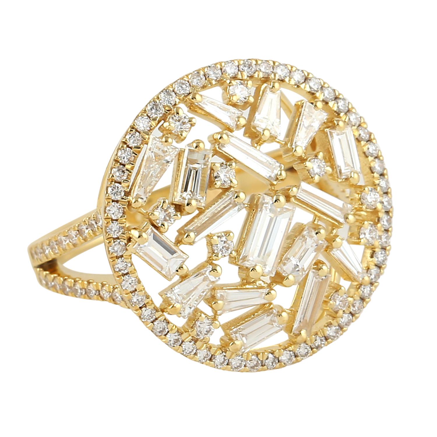 Art Deco Baguette Diamonds Ring Made In 18k Yellow Gold For Sale