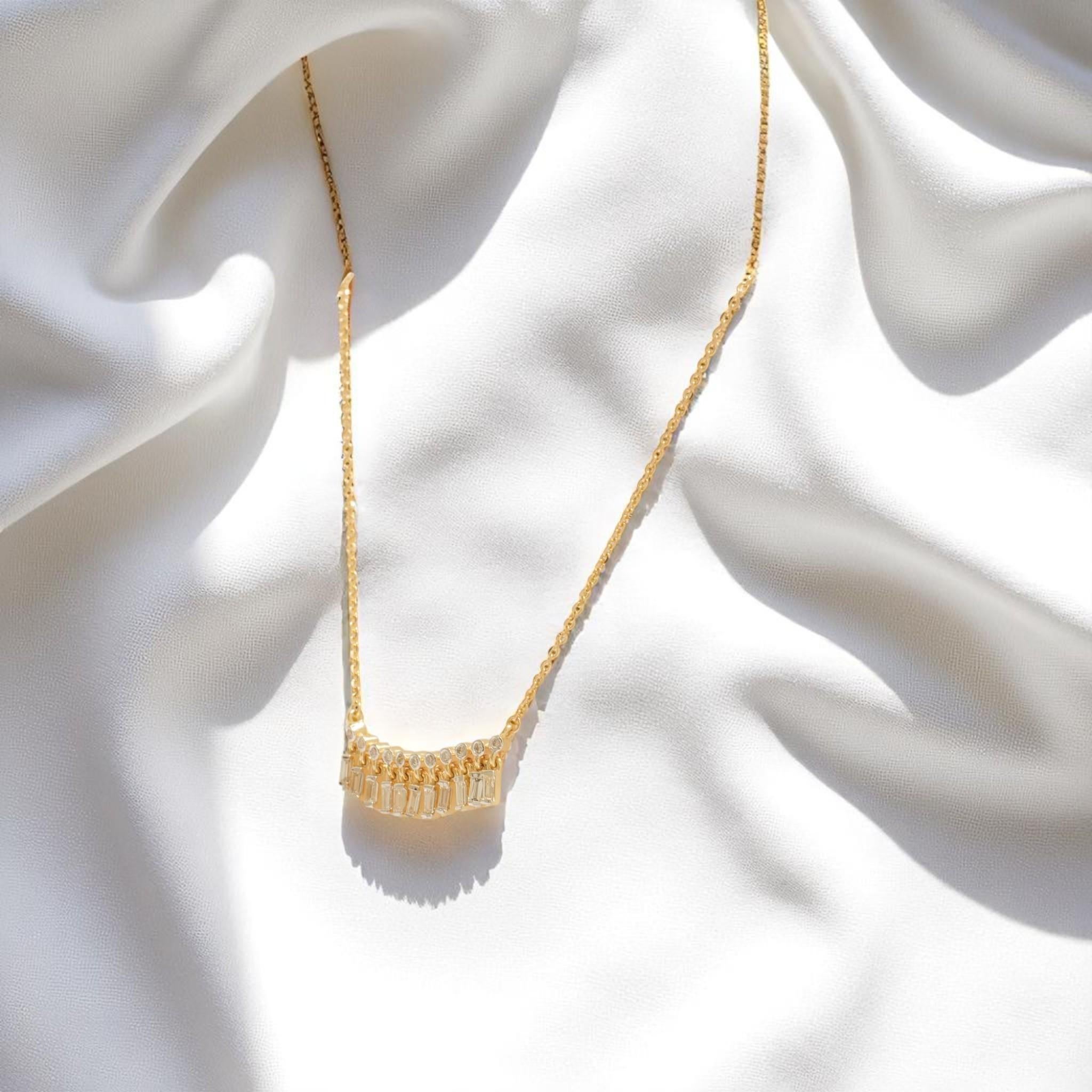 Taille ronde Collier de diamants baguettes en or massif 14K (certifié) en vente