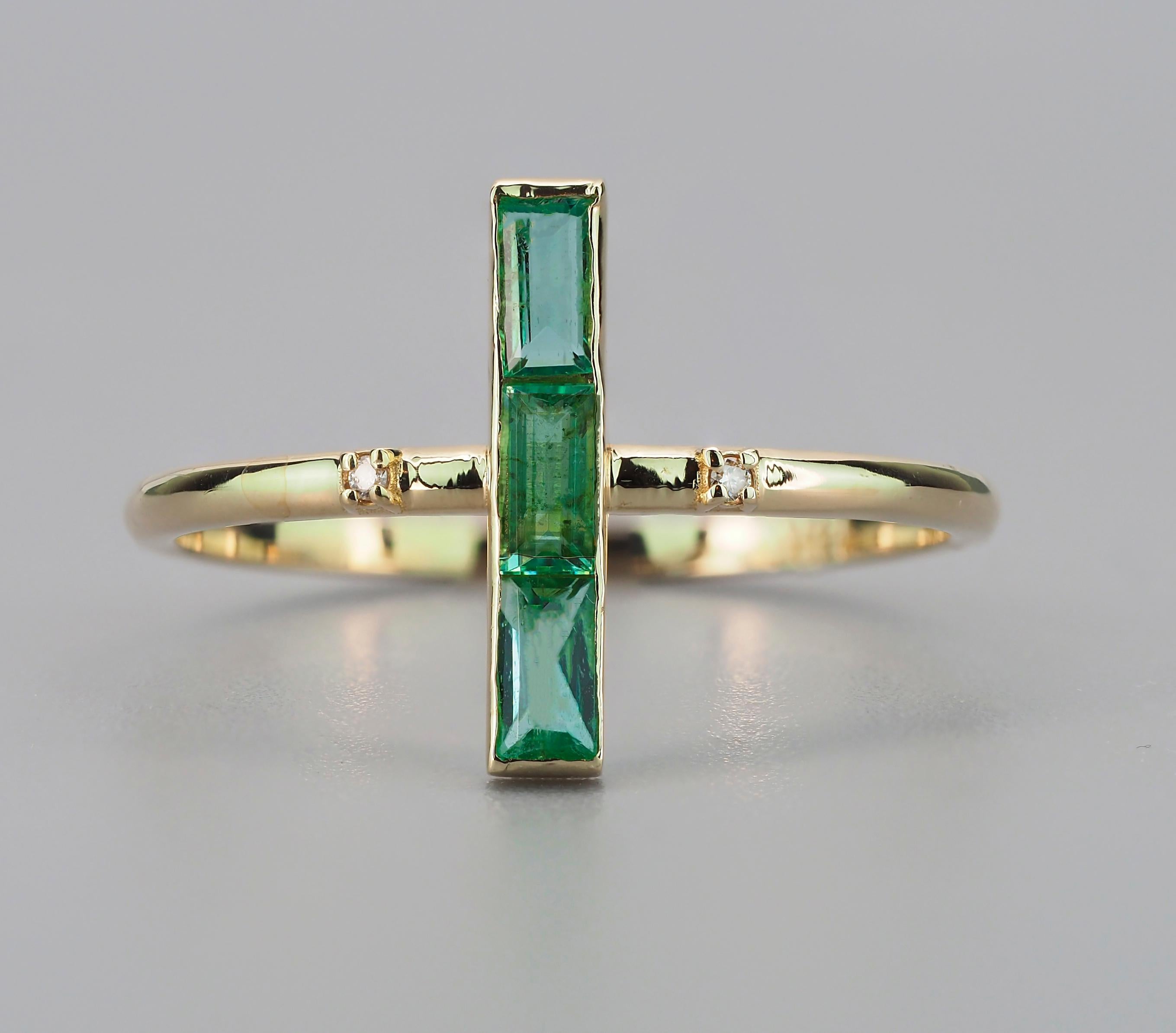 For Sale:  Baguette Emerald and Diamonds 14k gold ring 3
