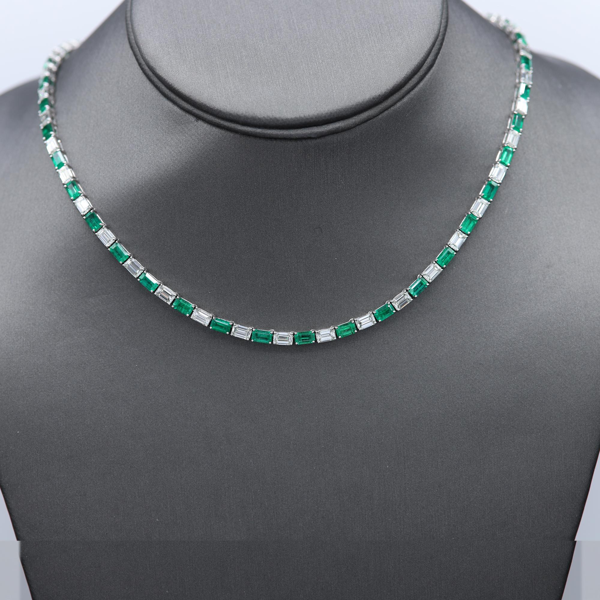Baguette Emerald Diamond Necklace 18 Karat White Gold -All Around Necklace  For Sale 2
