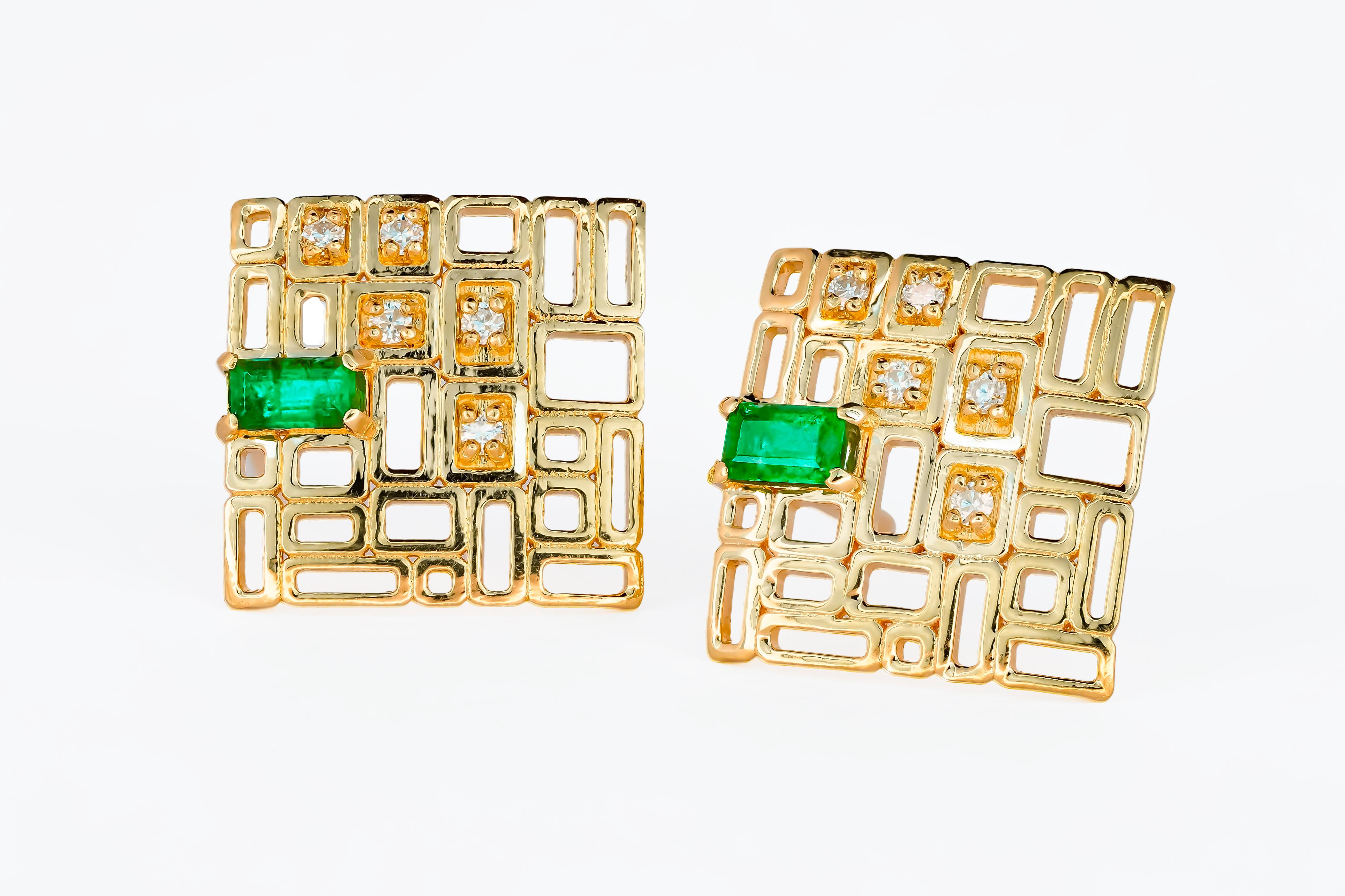Modern Baguette emerald earrings studs in 14k gold.  For Sale