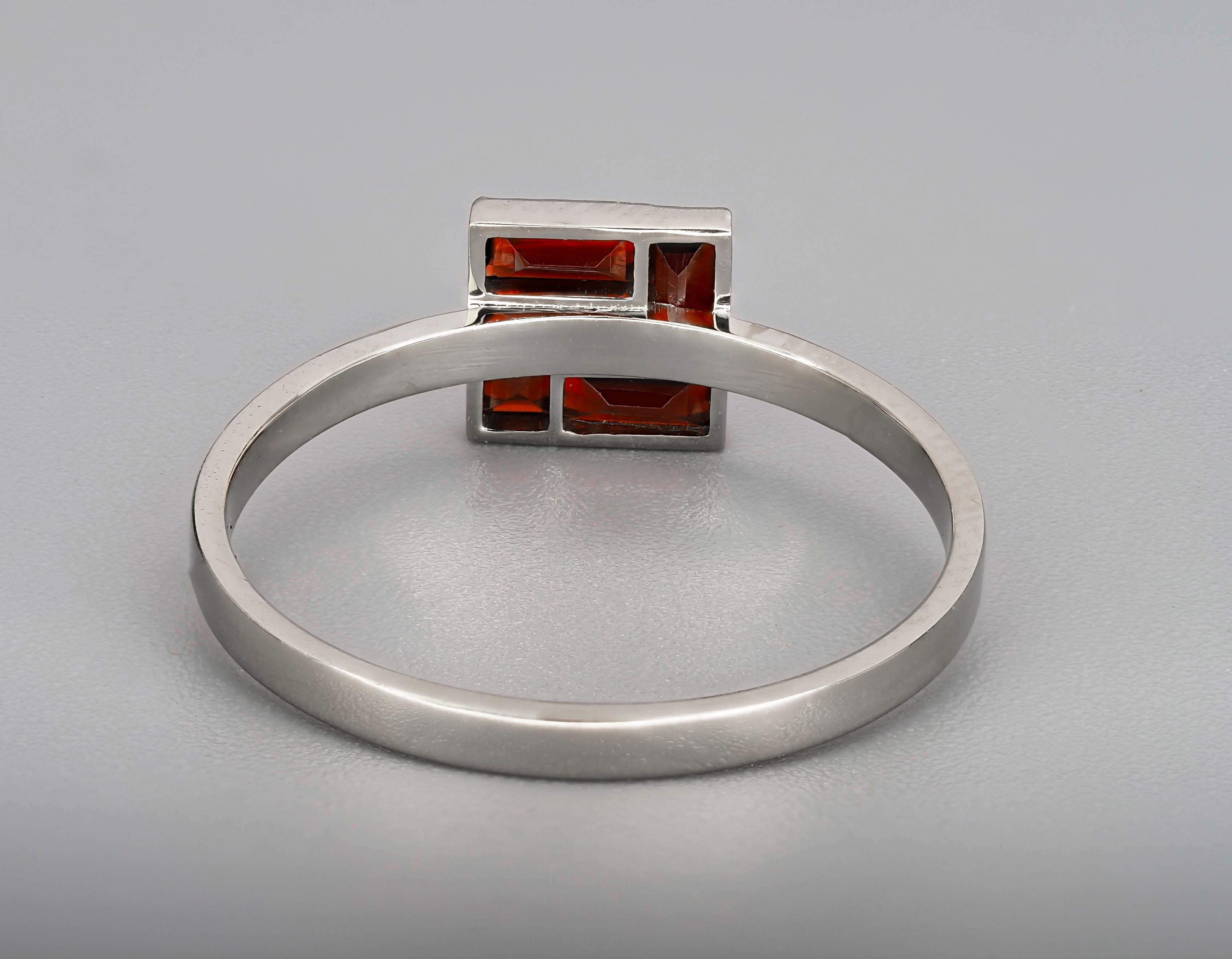 Baguette garnet 14k gold ring.  In New Condition For Sale In Istanbul, TR