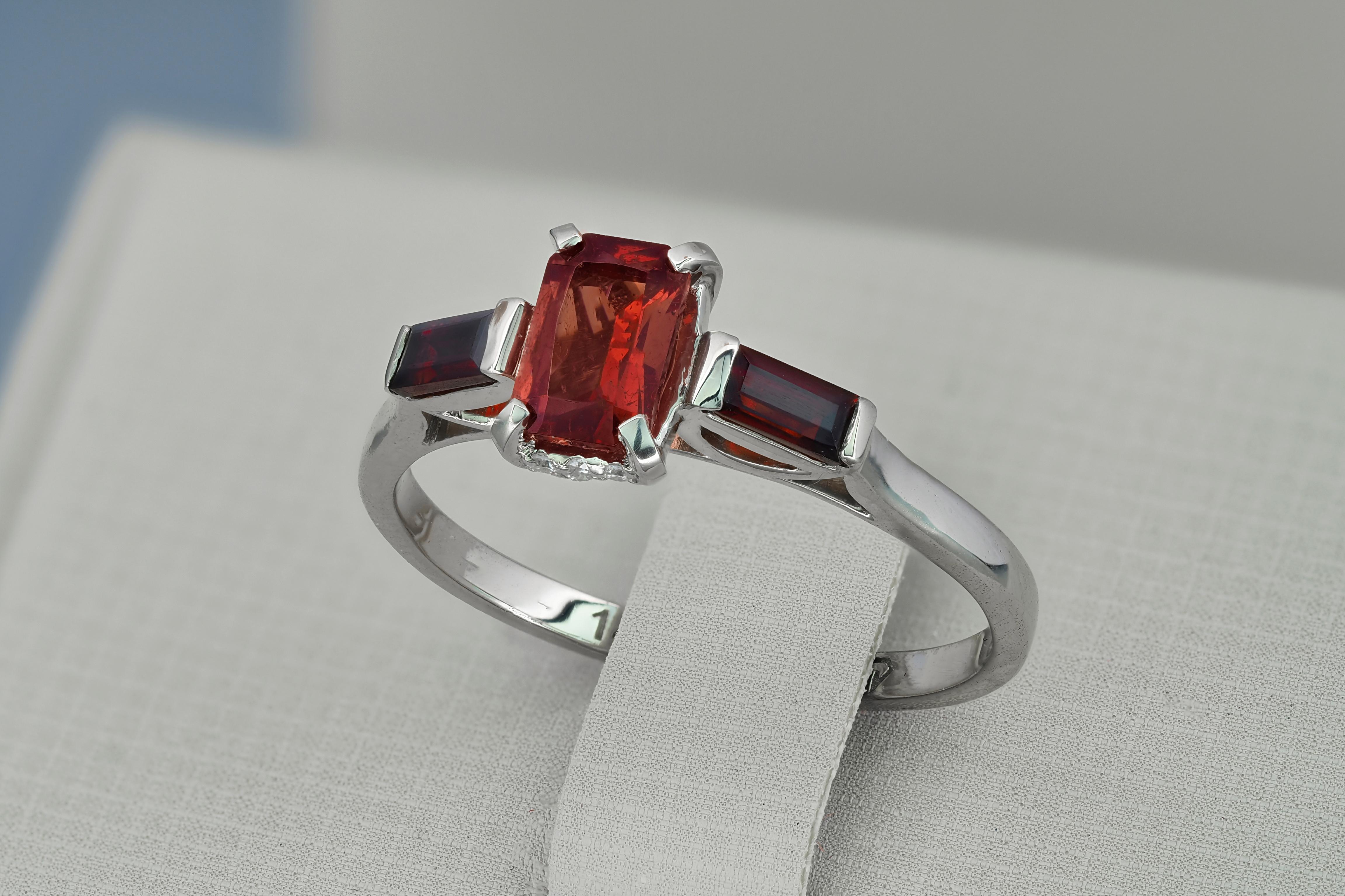 Women's Baguette Garnet 14k gold Ring.  For Sale