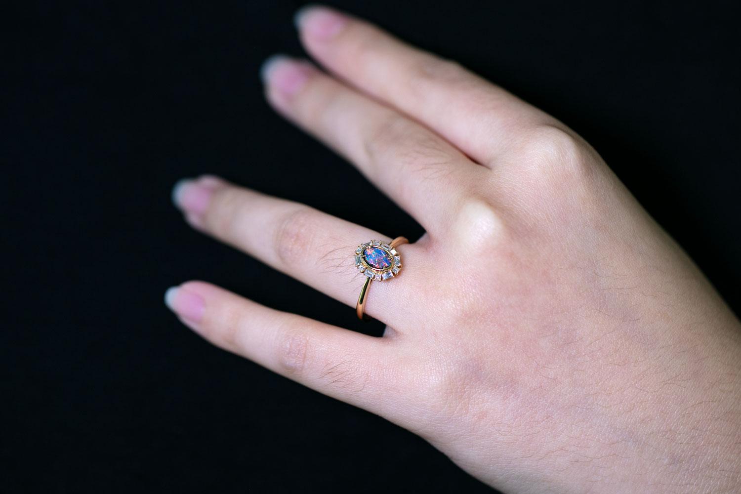 Anello di fidanzamento Baguette Halo Diamond Australian Boulder Opal Oro giallo 18 carati in vendita 2