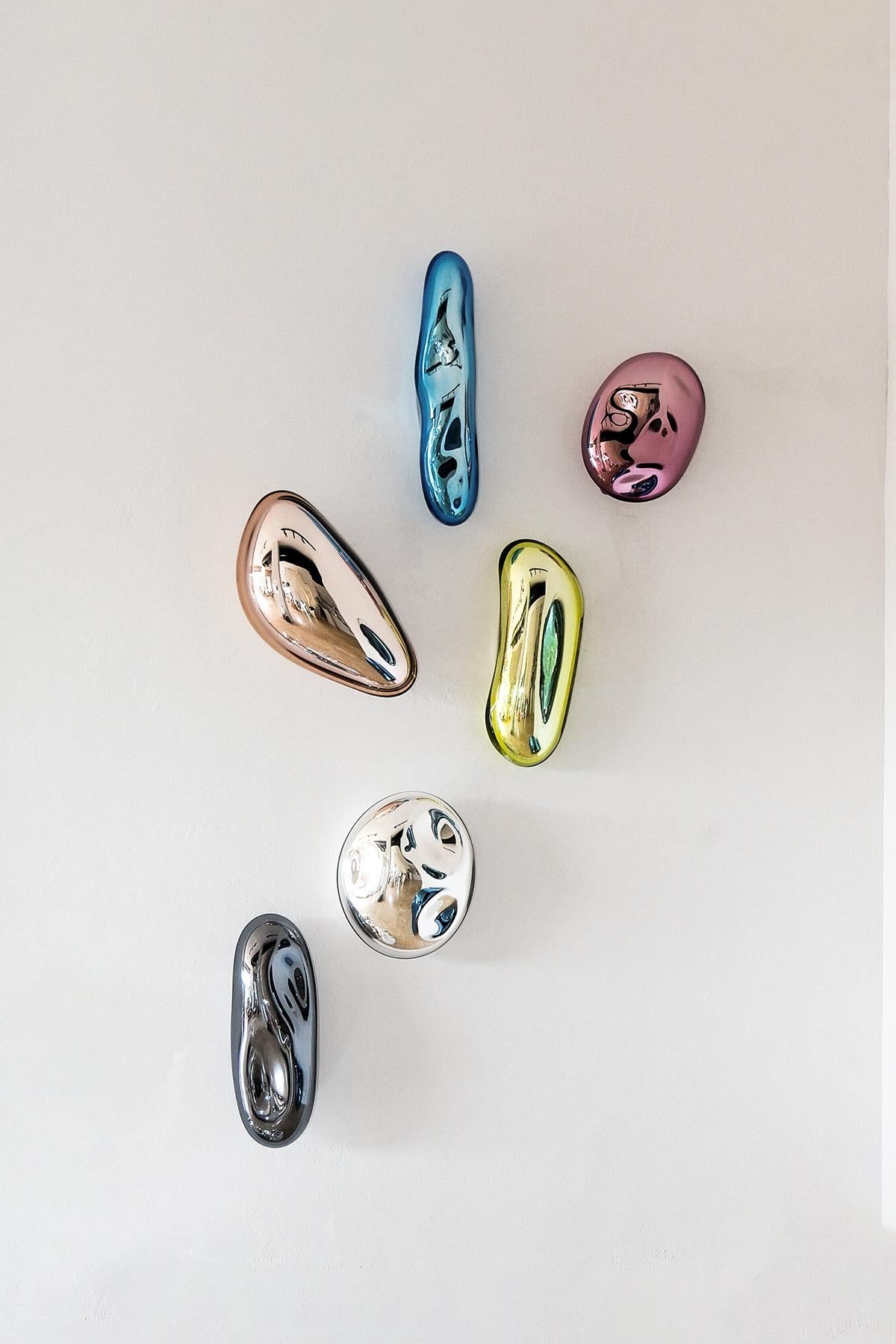 Postmoderno Baguette I Specchio scultoreo in argento con vetro soffiato a mano di Homa in vendita