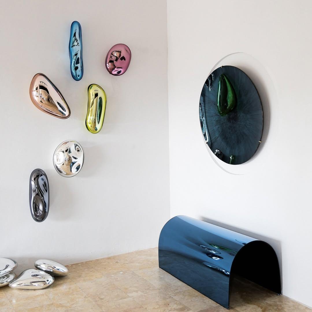 Baguette I Specchio scultoreo in argento con vetro soffiato a mano di Homa in vendita 1