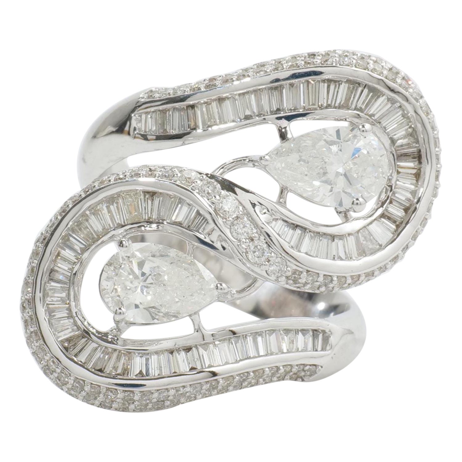 Anello da cocktail a fascia larga con illusione a baguette in oro massiccio 14K (certificato) in vendita