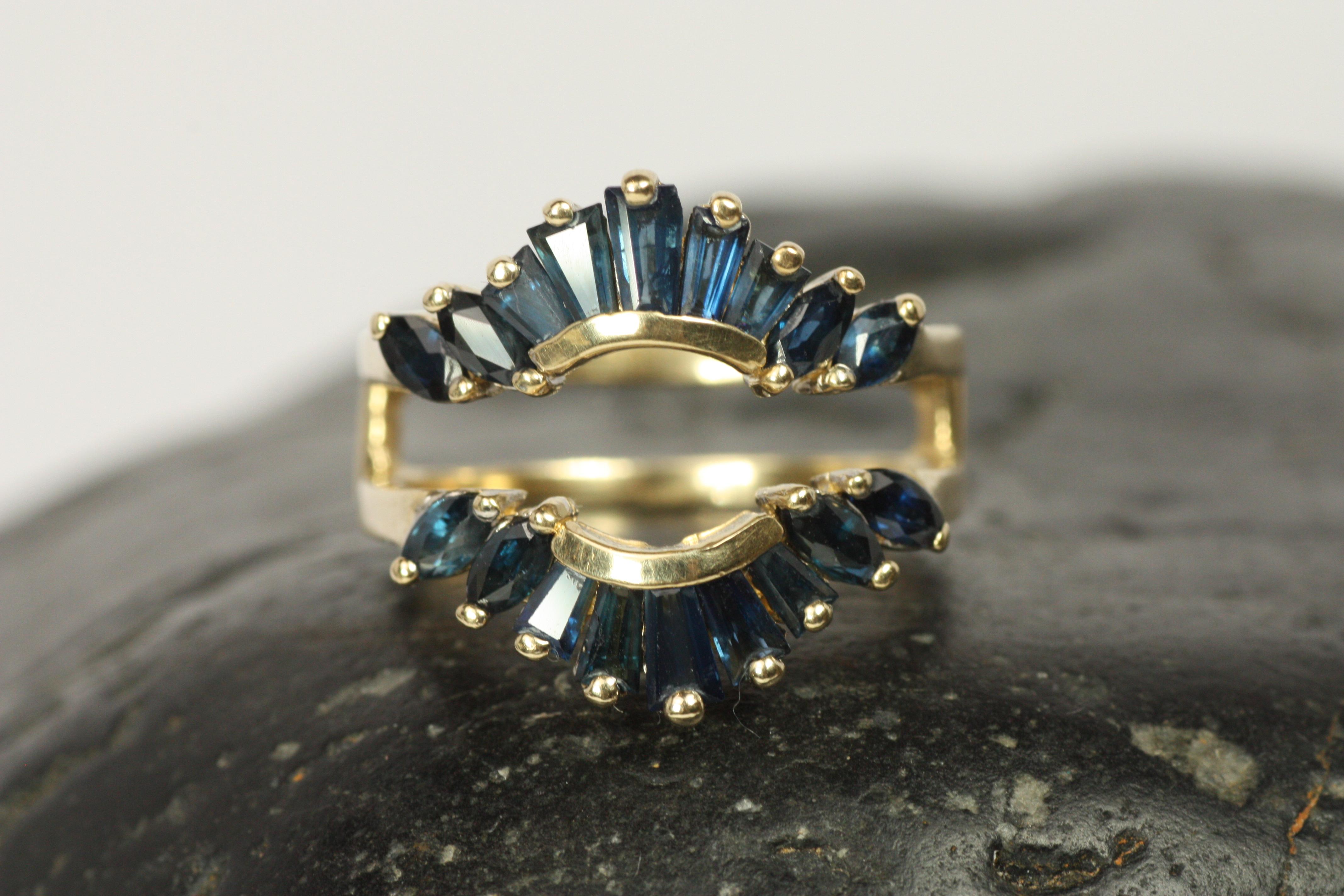 Taille baguette Baguette & Marquise saphir bleu bague de mariage en or jaune 14K en vente