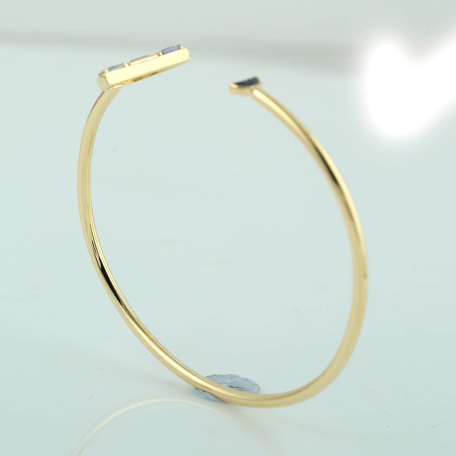 Taille mixte Bracelet jonc baguette avec diamants pavés en or jaune 18 carats en vente