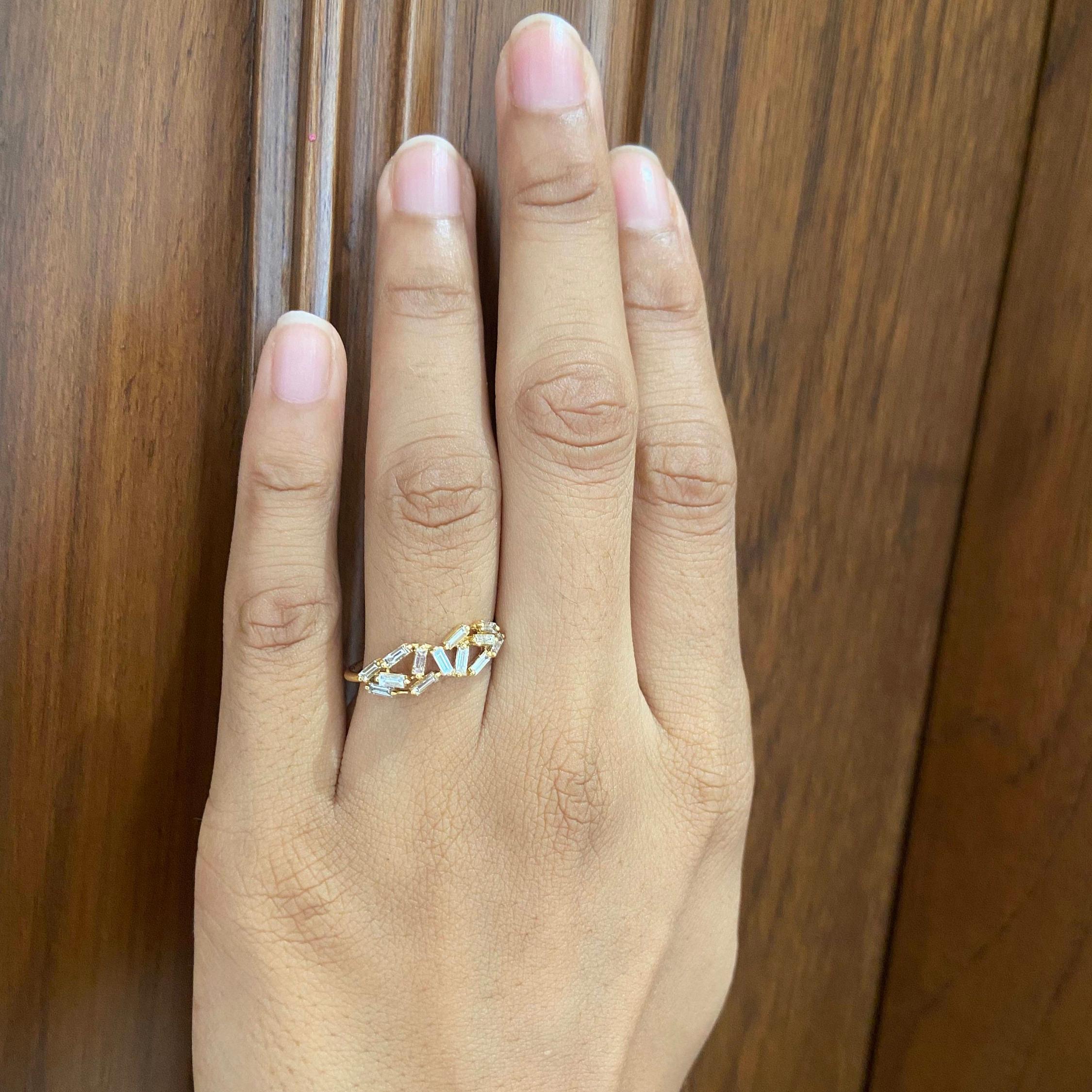 Anillo de diamante natural baguette en oro macizo de 14k (certificado) Art Decó en venta