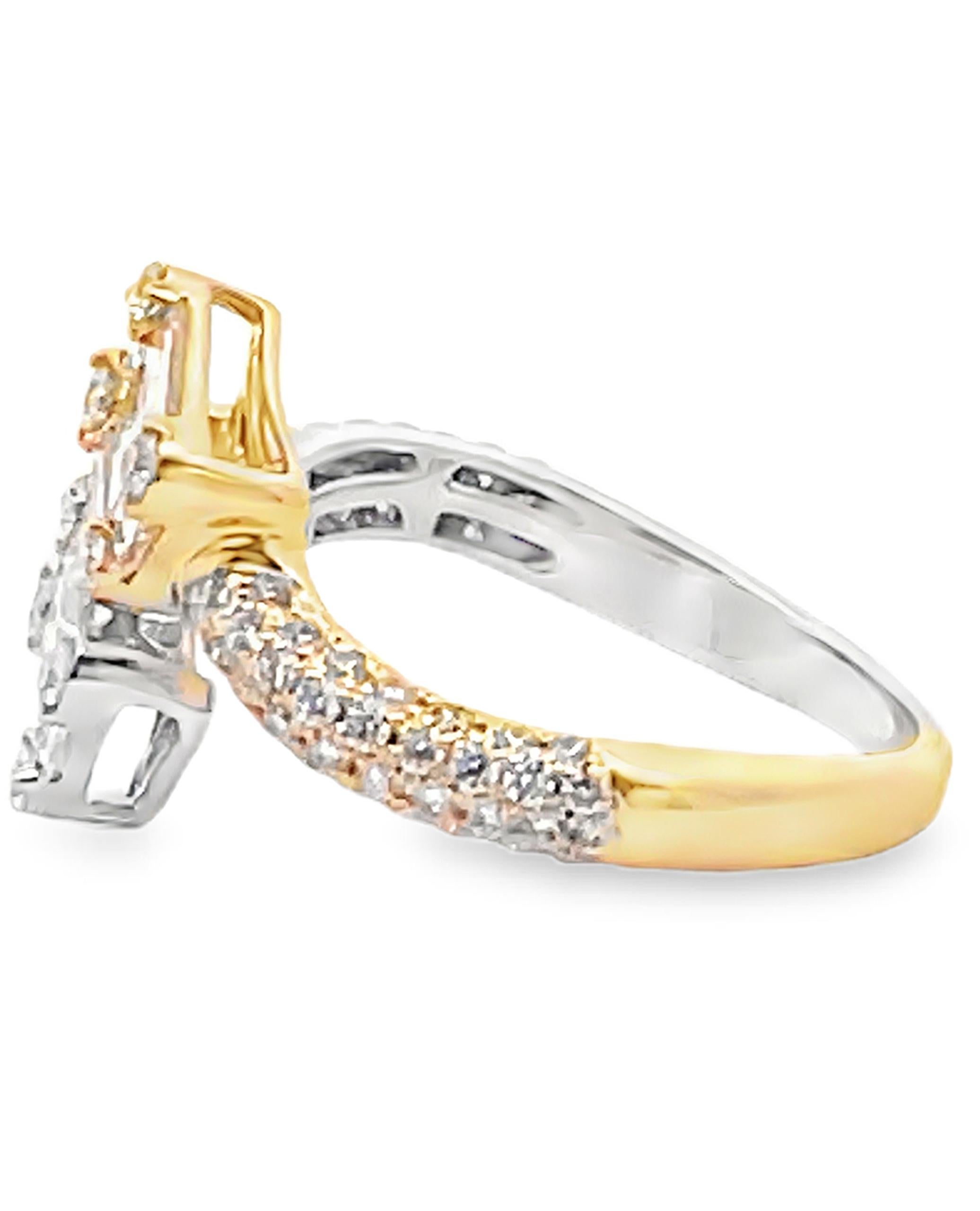 Bypass-Ring aus 18 Karat Gelb- und Weißgold mit 6 Baguette-Diamanten mit einem Gesamtgewicht von 0,60 Karat, vier Diamanten im Prinzessschliff mit einem Gesamtgewicht von 0,16 Karat und runden Diamanten mit einem Gesamtgewicht von 0,58 Karat. 