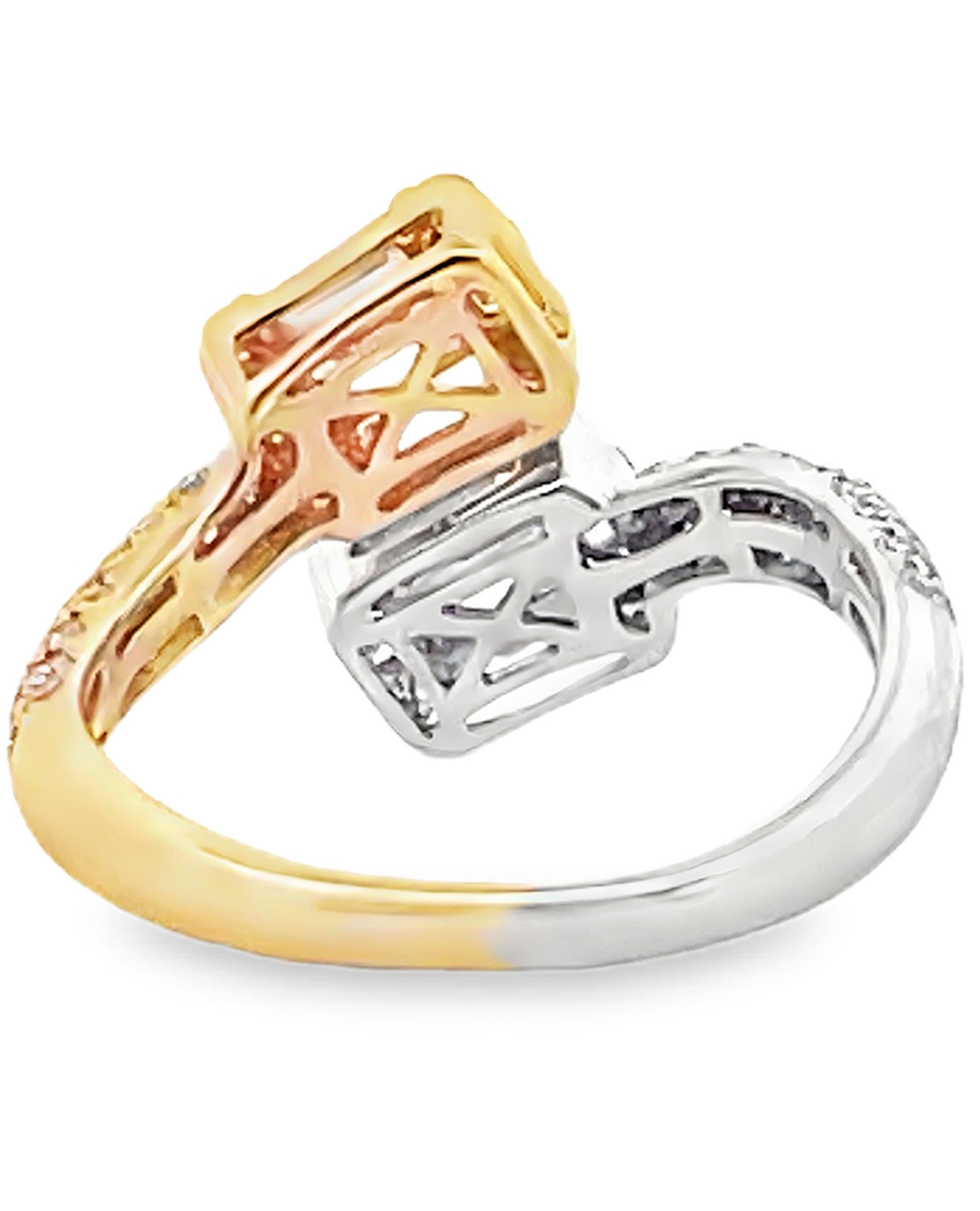 Baguette, Prinzess-Schliff und runder Diamant 18k Zwei-Ton-Bypass-Ring (Zeitgenössisch) im Angebot