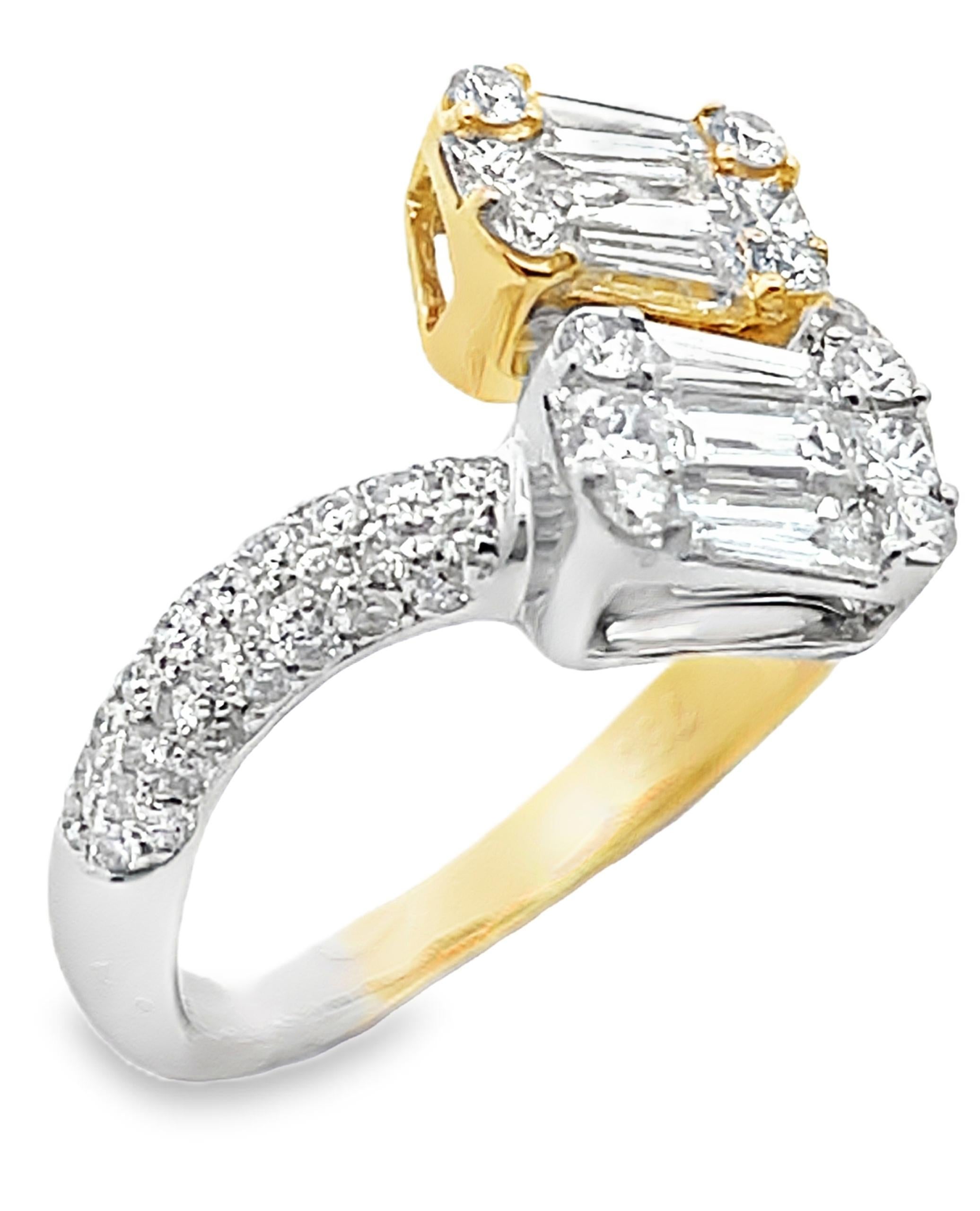 Baguette, Prinzess-Schliff und runder Diamant 18k Zwei-Ton-Bypass-Ring im Angebot 1