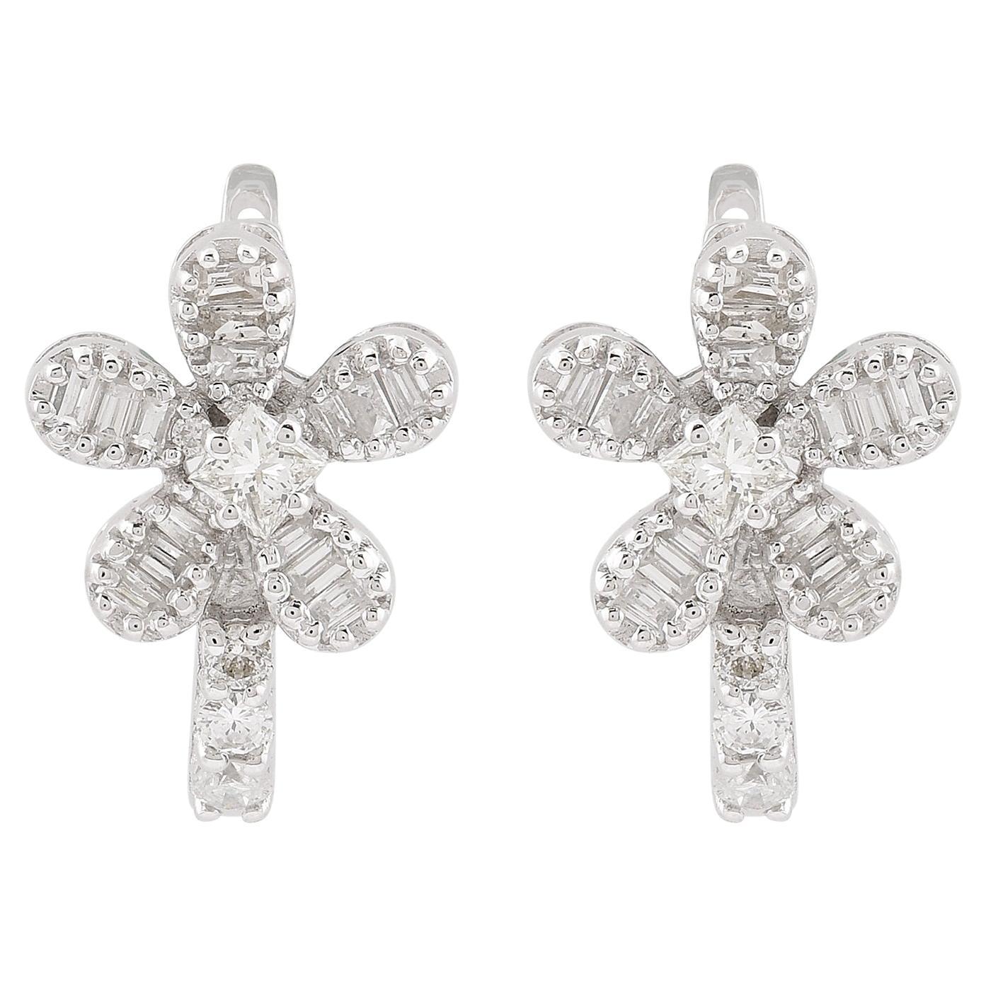 Boucles d'oreilles fleur en or blanc 18 carats avec diamants taille baguette et princesse