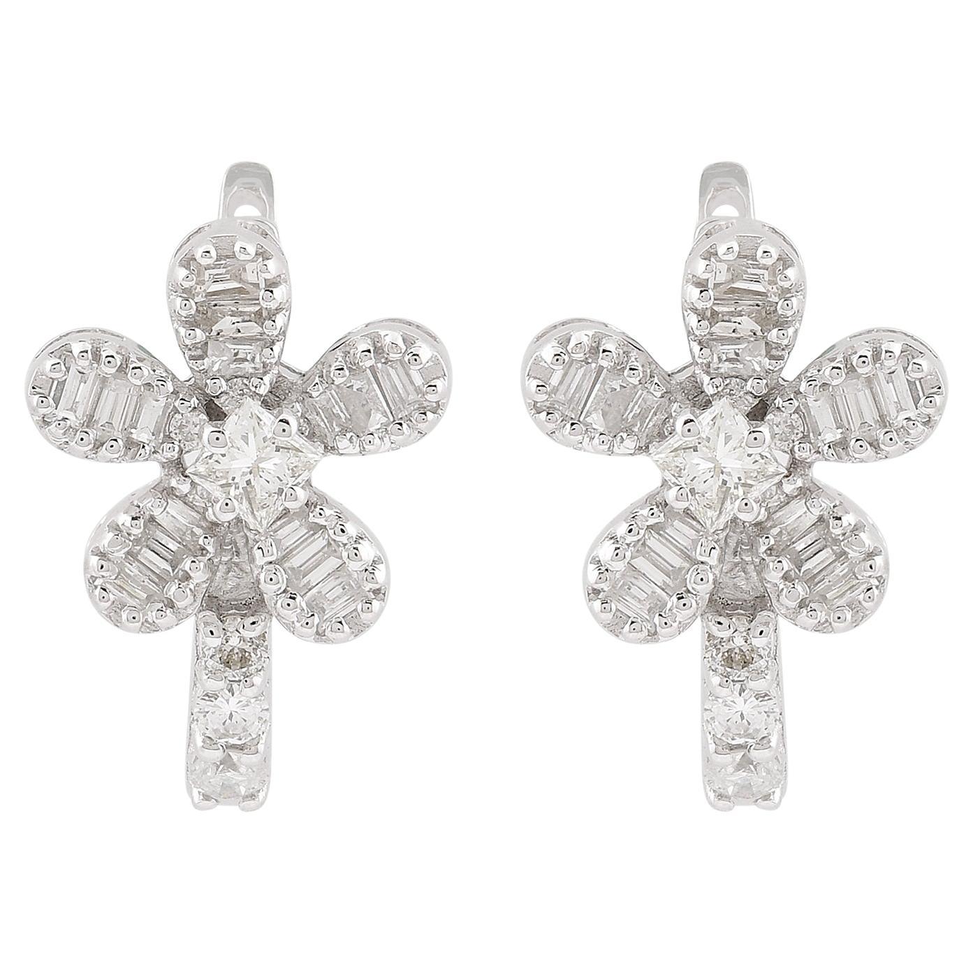 Boucles d'oreilles fleur en or blanc 18 carats avec diamants taille baguette et princesse