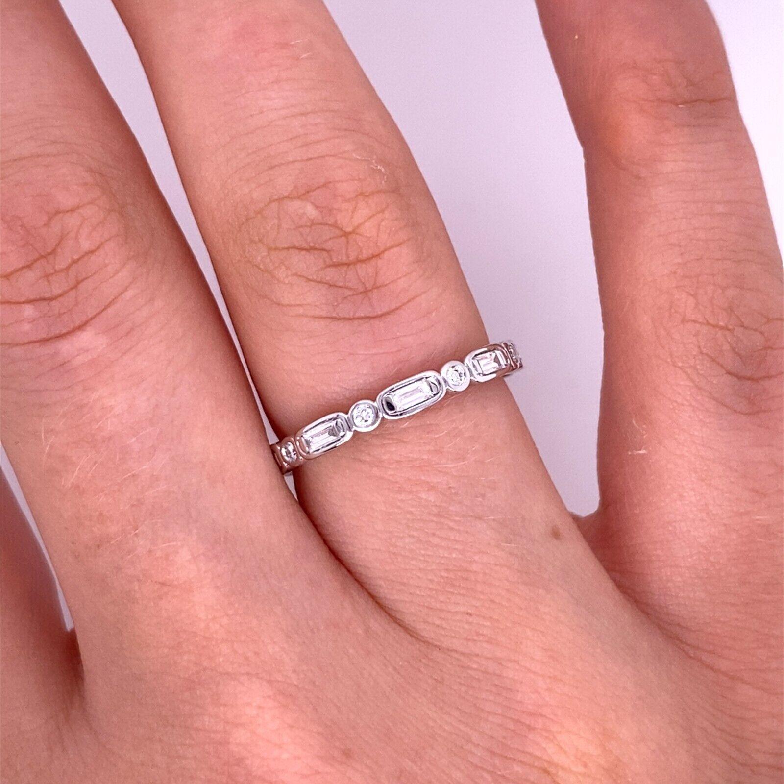 Baguette & Round 0.52ct Diamond Full Eternity Ring in 18ct White Gold In New Condition For Sale In London, GB