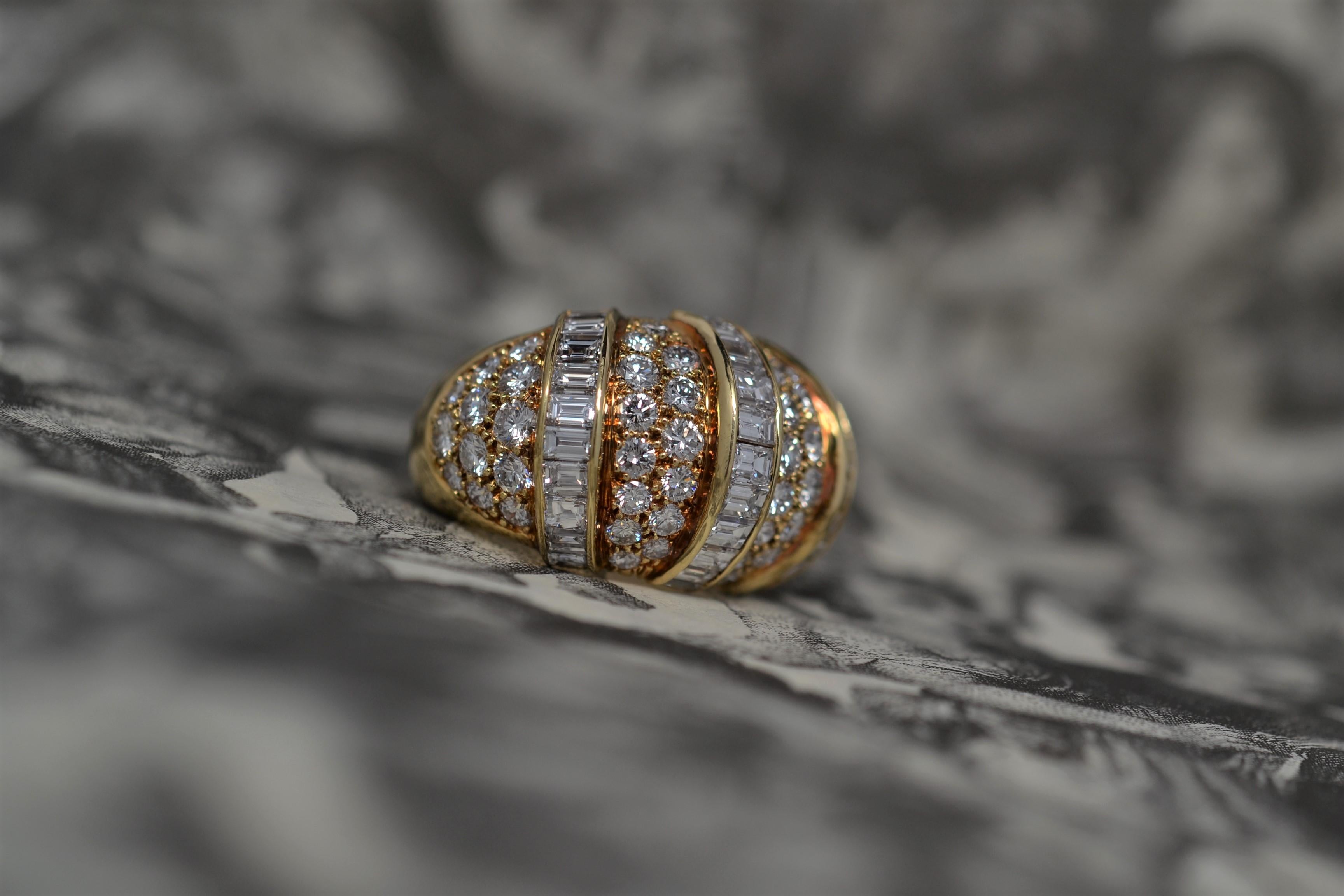 Baguette & Round Brilliant Cut Diamond Ring Set in 18K Yellow Gold, 5.55 Carats For Sale 9