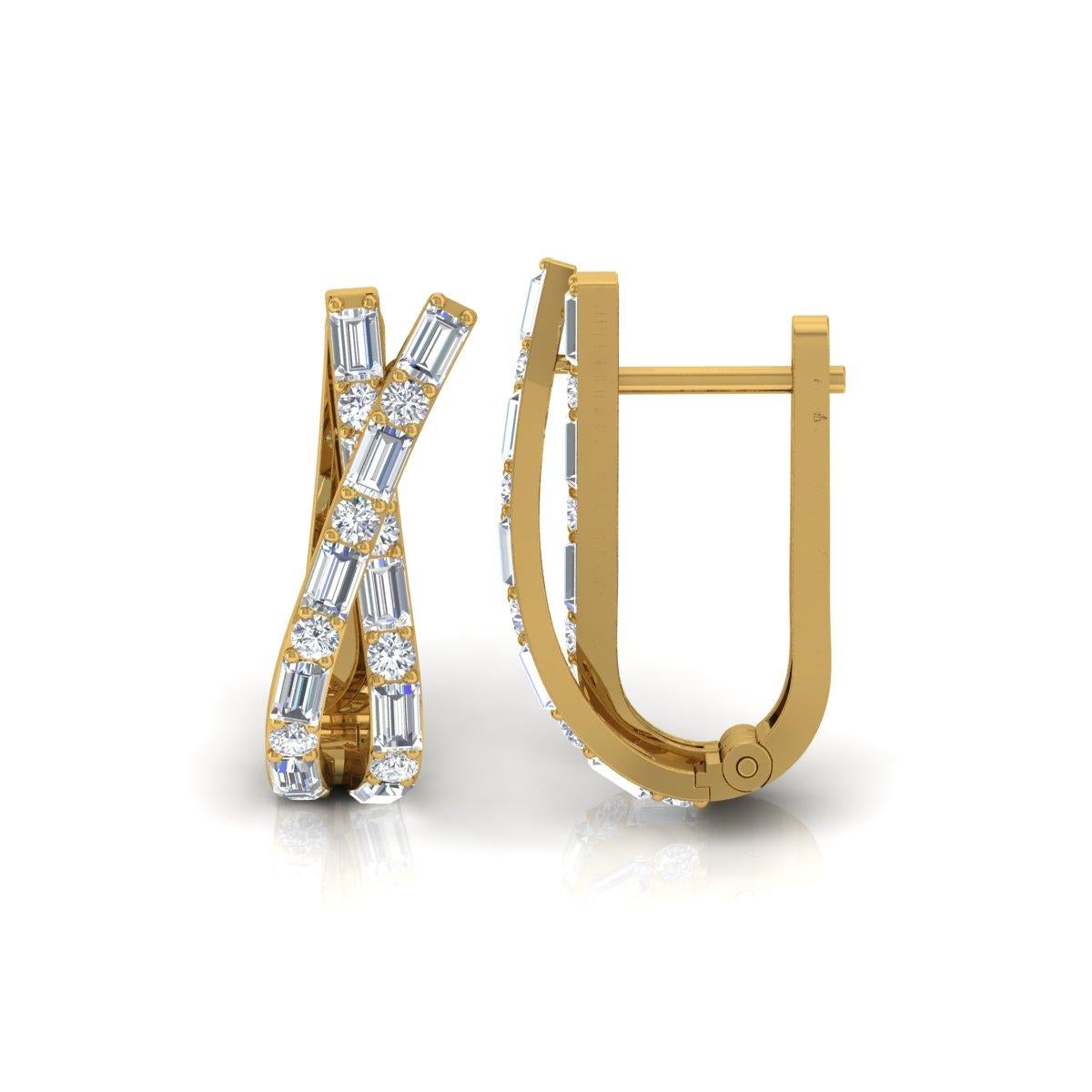 Ces élégantes boucles d'oreilles sont ornées d'une étonnante combinaison de diamants baguettes et ronds, d'une valeur totale de 1,8 carat. Les diamants sont sertis dans de l'or jaune 18 carats, pour un poids total de 4,86 grammes, dont 4,50 grammes