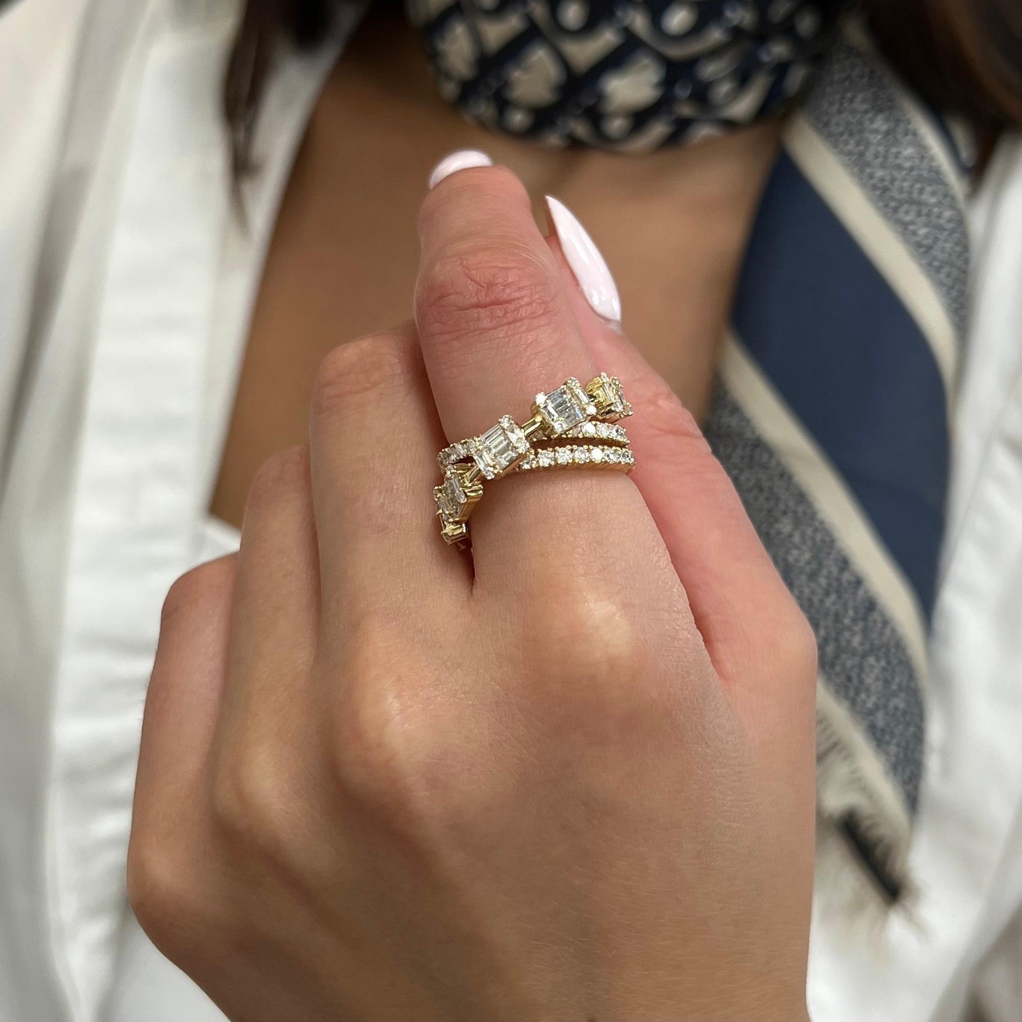 Bague croisée en or jaune 18 carats avec diamants taille baguette et ronde (1,93 ct. pt.) Taille 6,5 Neuf - En vente à New York, NY