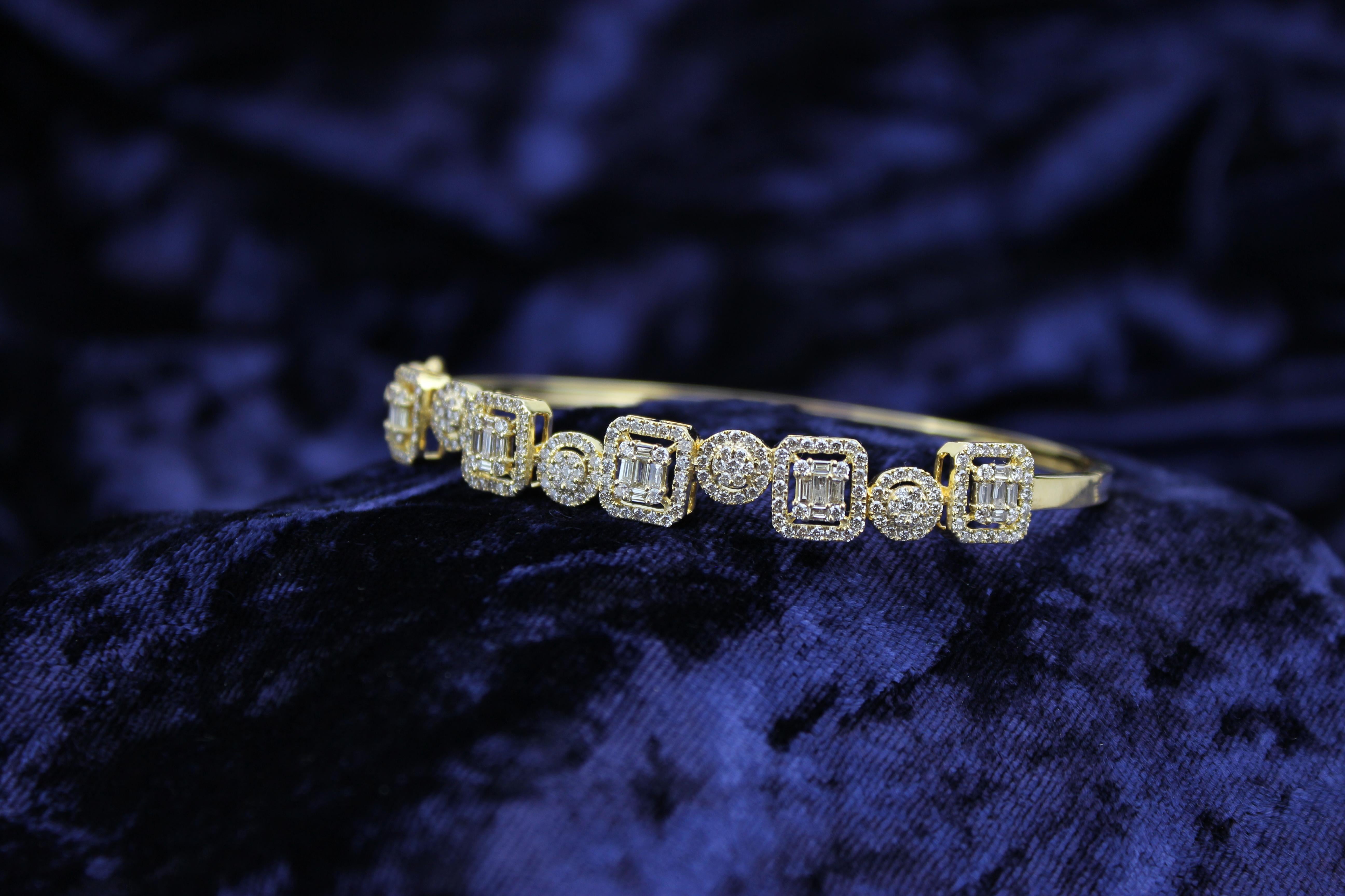 Baguette & Round Cut Diamond Halo Bracelet set in 18k Solid Gold For Sale 2