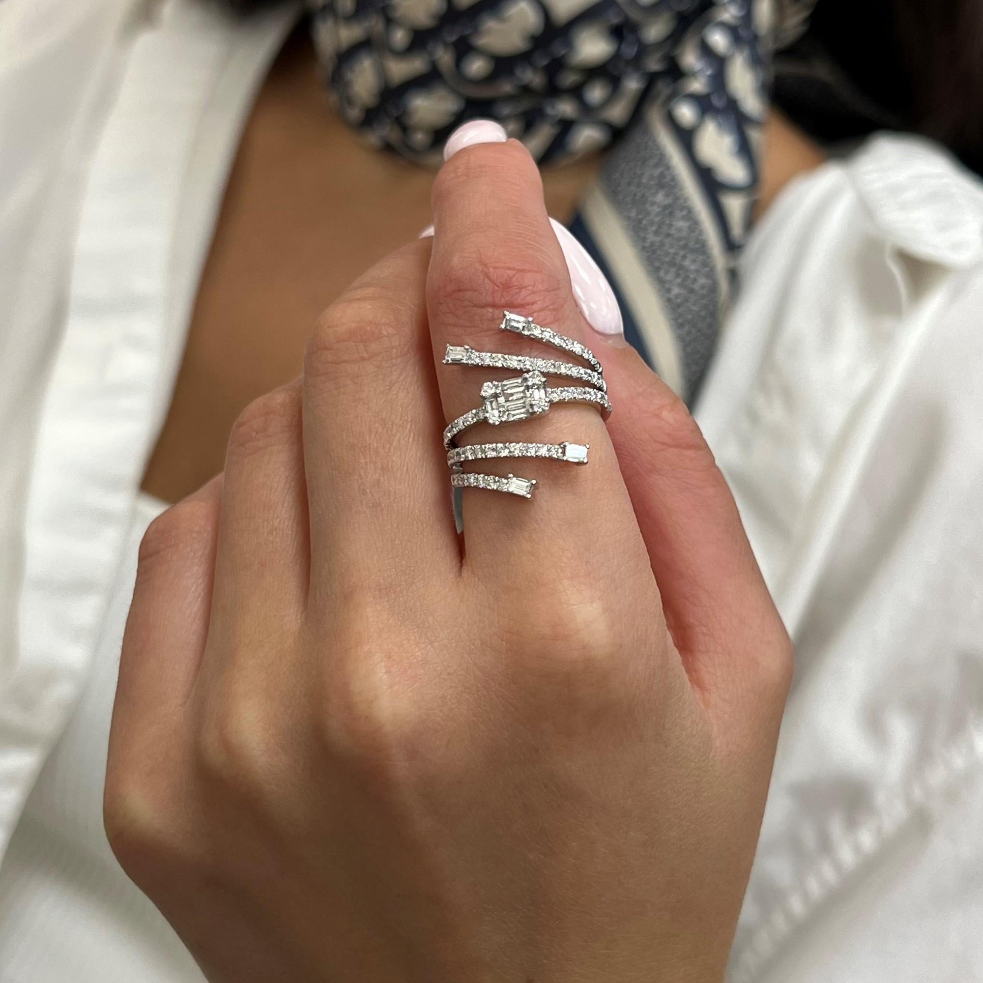Baguette & Round Cut Diamond Statement Ring 18K White Gold 1.20Cttw Size 6.5 In New Condition For Sale In New York, NY