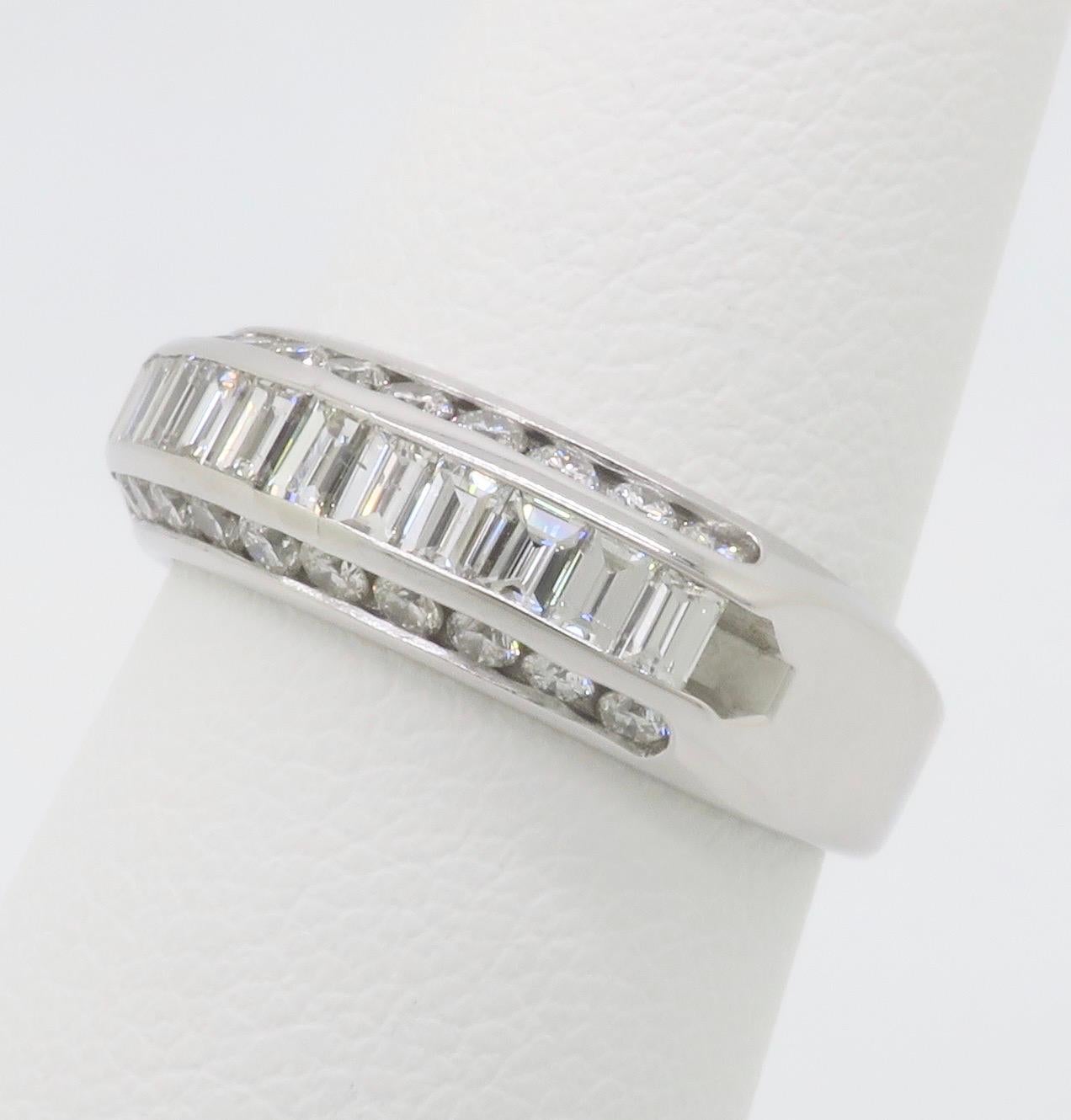 Donna Fascia di diamanti tondi e a baguette in vendita