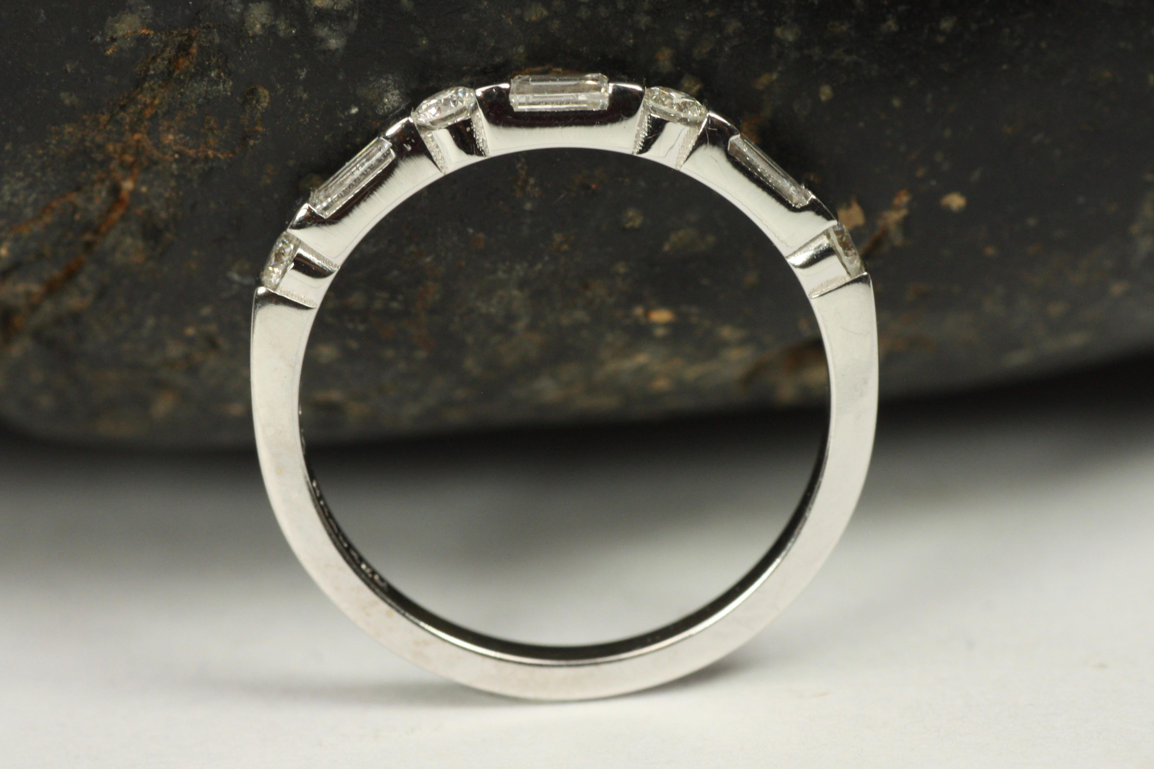 Baguette & Round Diamond Bar-Set Half Eternity White Gold Wedding Band In New Condition For Sale In Santa Monica, CA