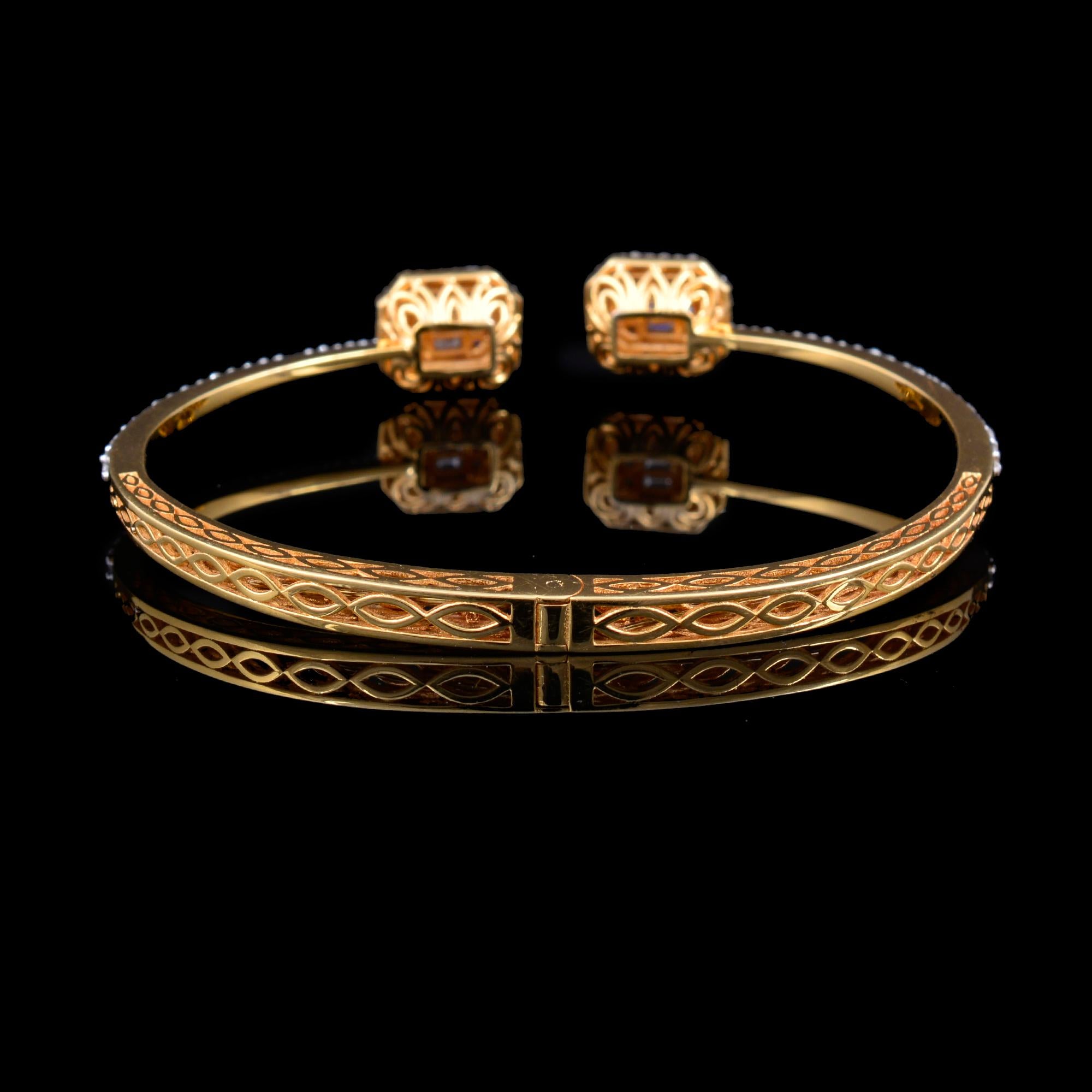 Taille baguette Bracelet manchette jonc en or jaune 18 carats avec diamants baguettes et ronds en vente