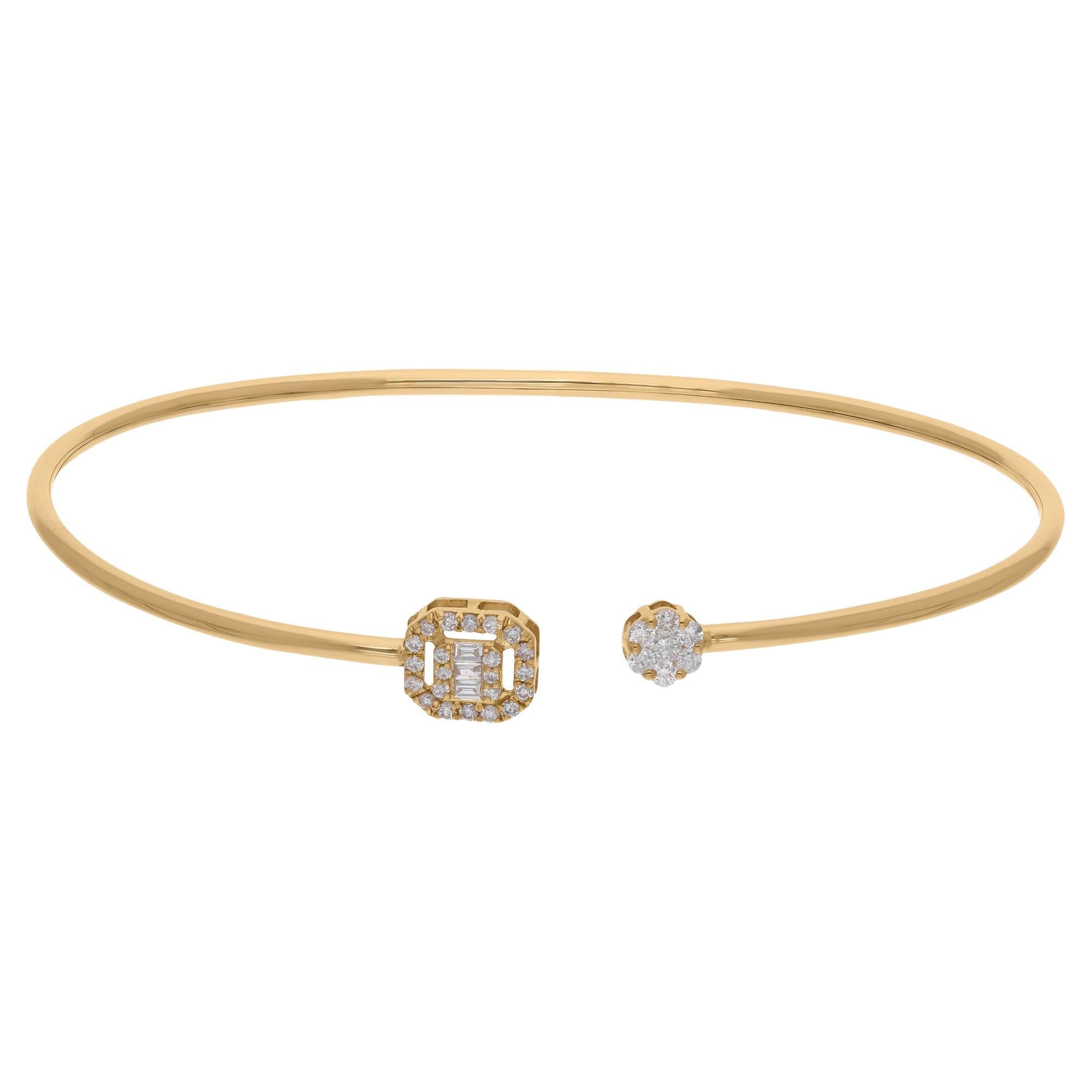 Bracelet manchette en or jaune 18 carats avec diamants ronds et baguettes en vente