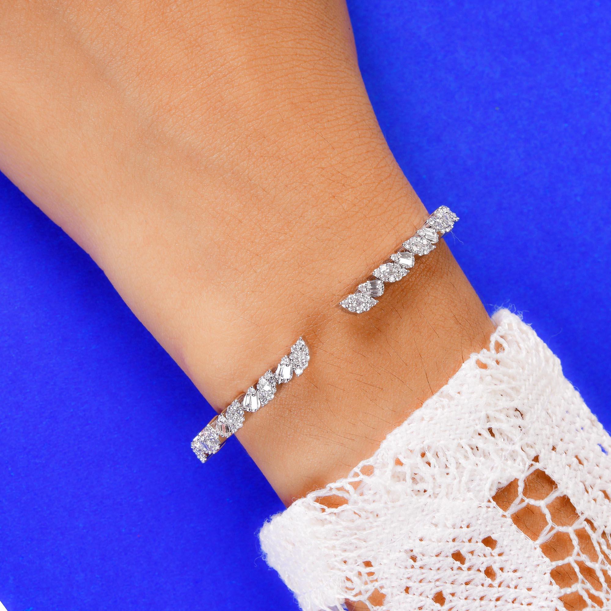 Baguette & Round Diamond Open Bangle 14 Karat White Gold Cuff Bracelet Jewelry In New Condition For Sale In Diera, Dubai