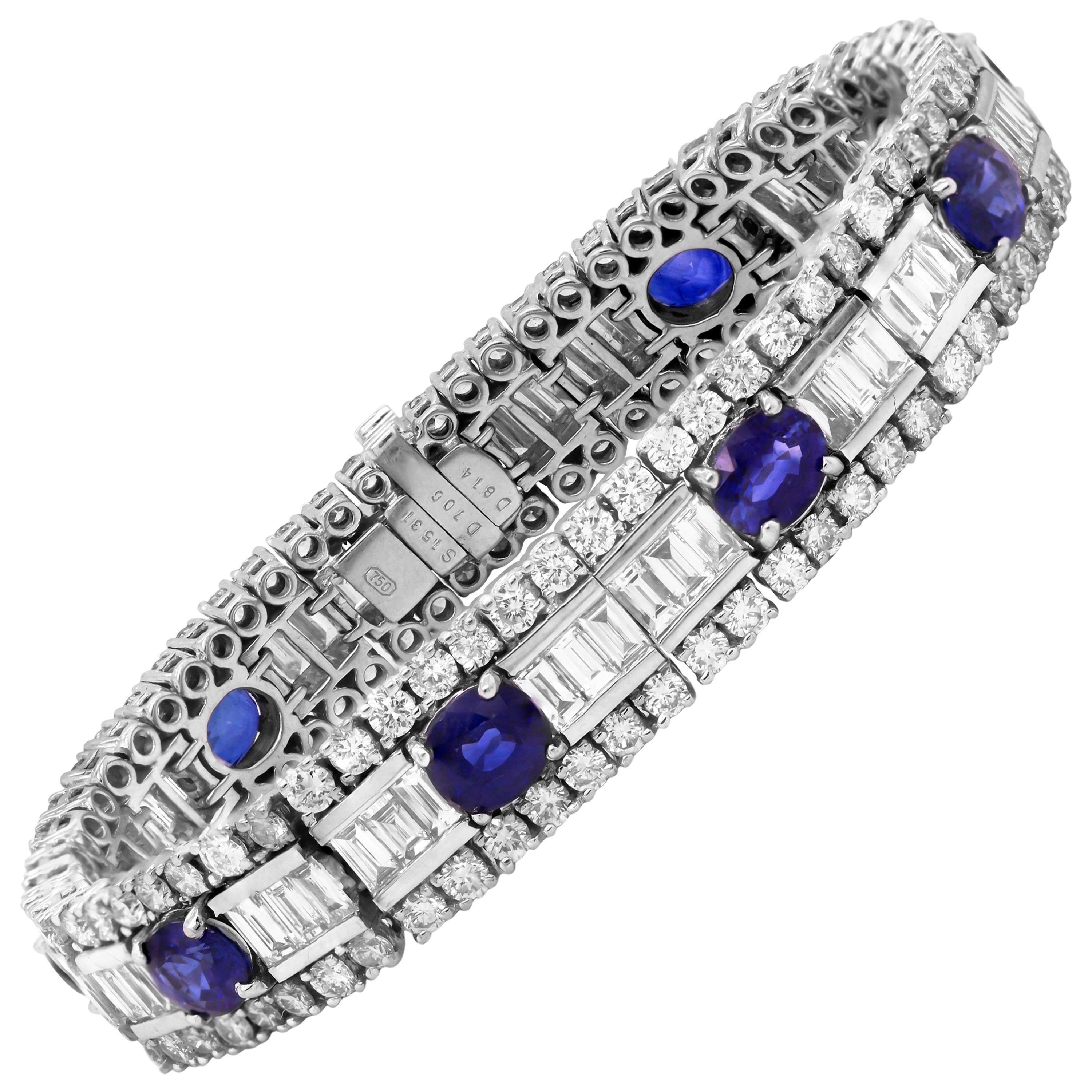 Bracelet tennis en or blanc 18 carats avec diamants ronds baguettes et saphirs bleus ovales