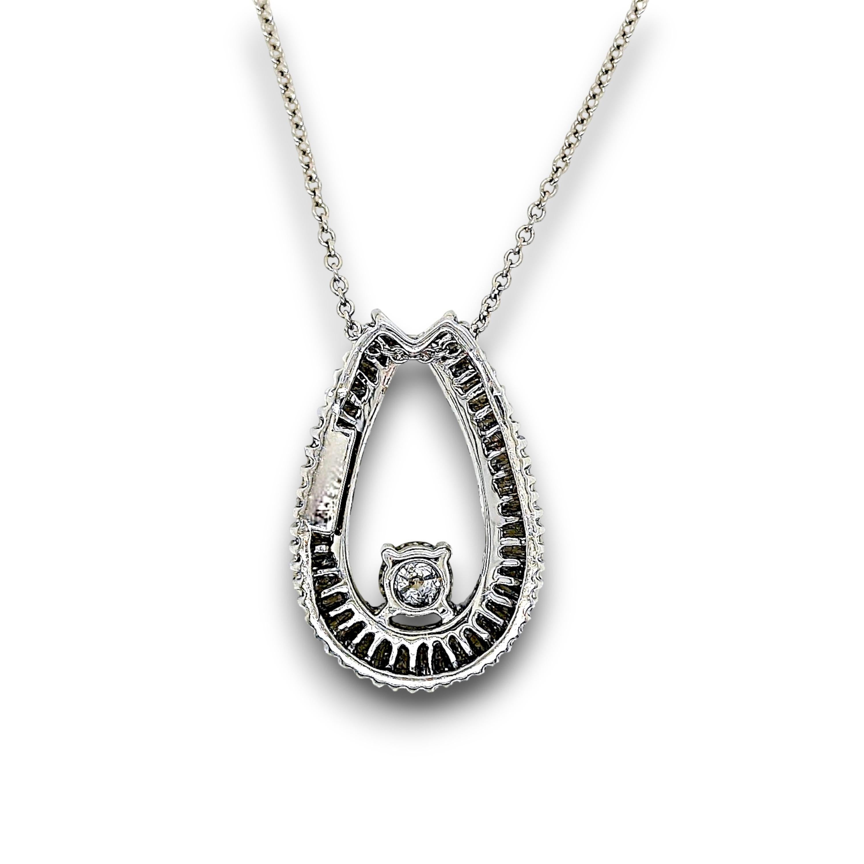 Collana in oro bianco con diamante rotondo Baguette in vendita 1