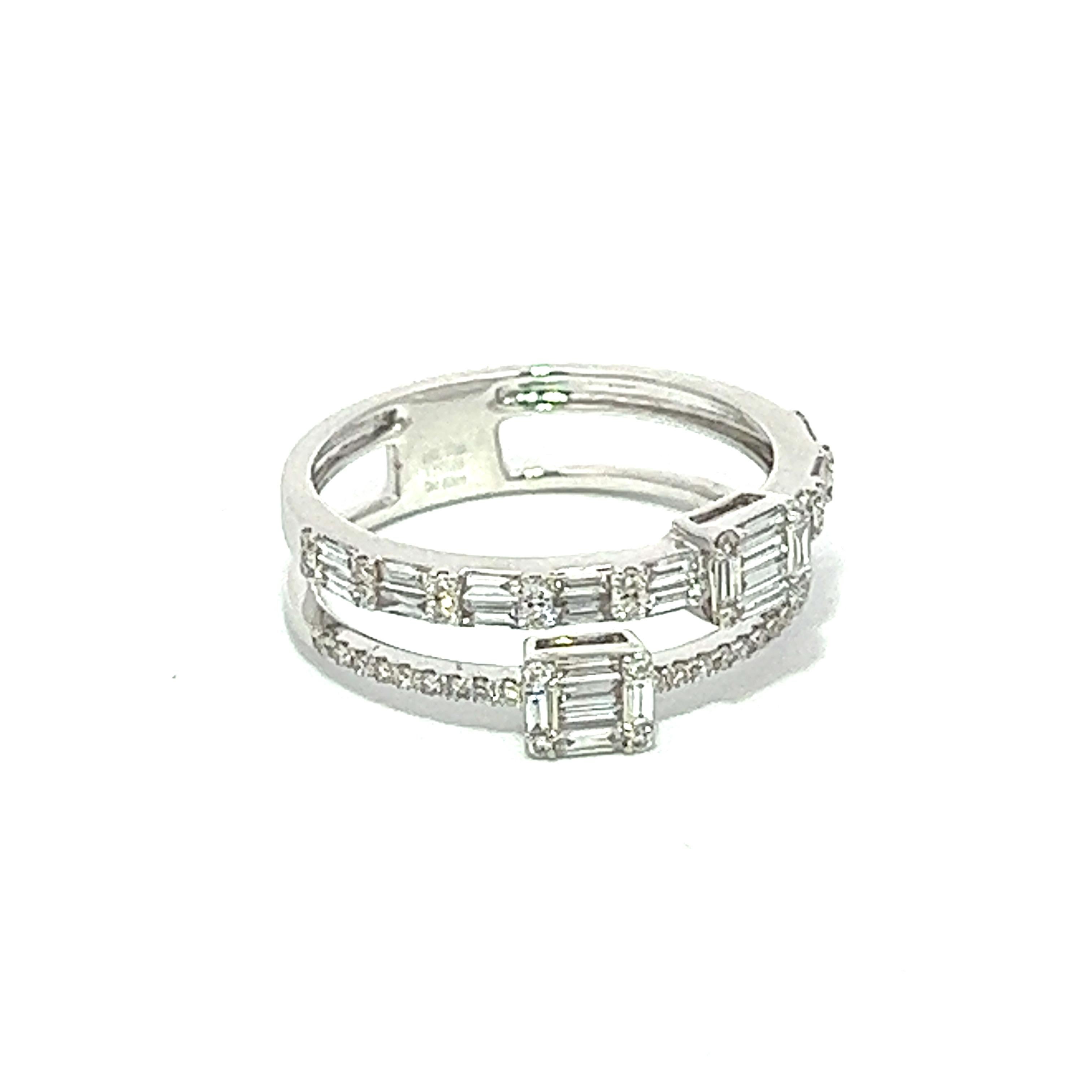 Bague Setiing Ladie en or 18 carats avec diamants baguettes et ronds en vente 1