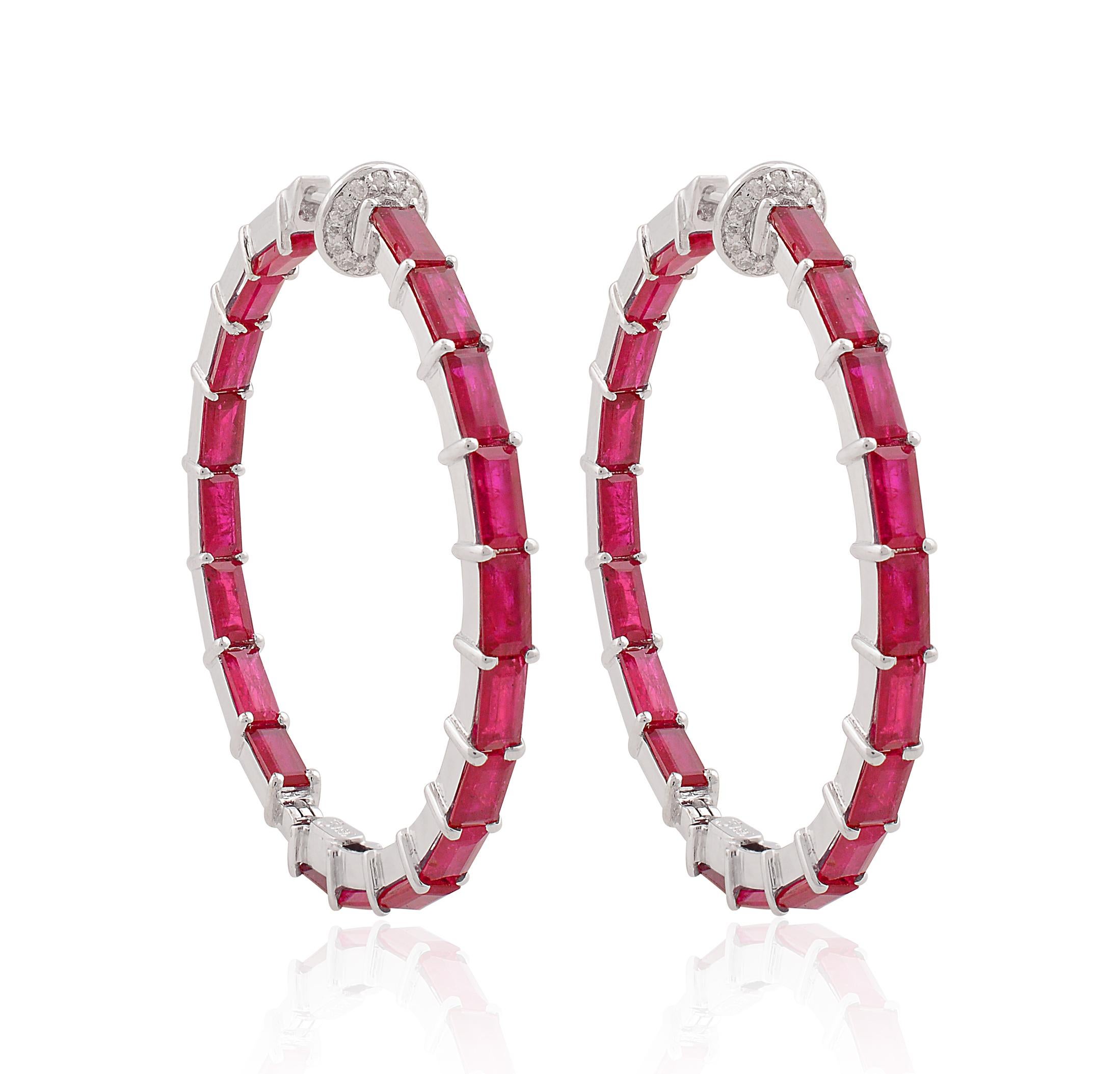 Taille baguette Créoles en or blanc 18 carats massif avec diamants et pierres précieuses en rubis baguette en vente