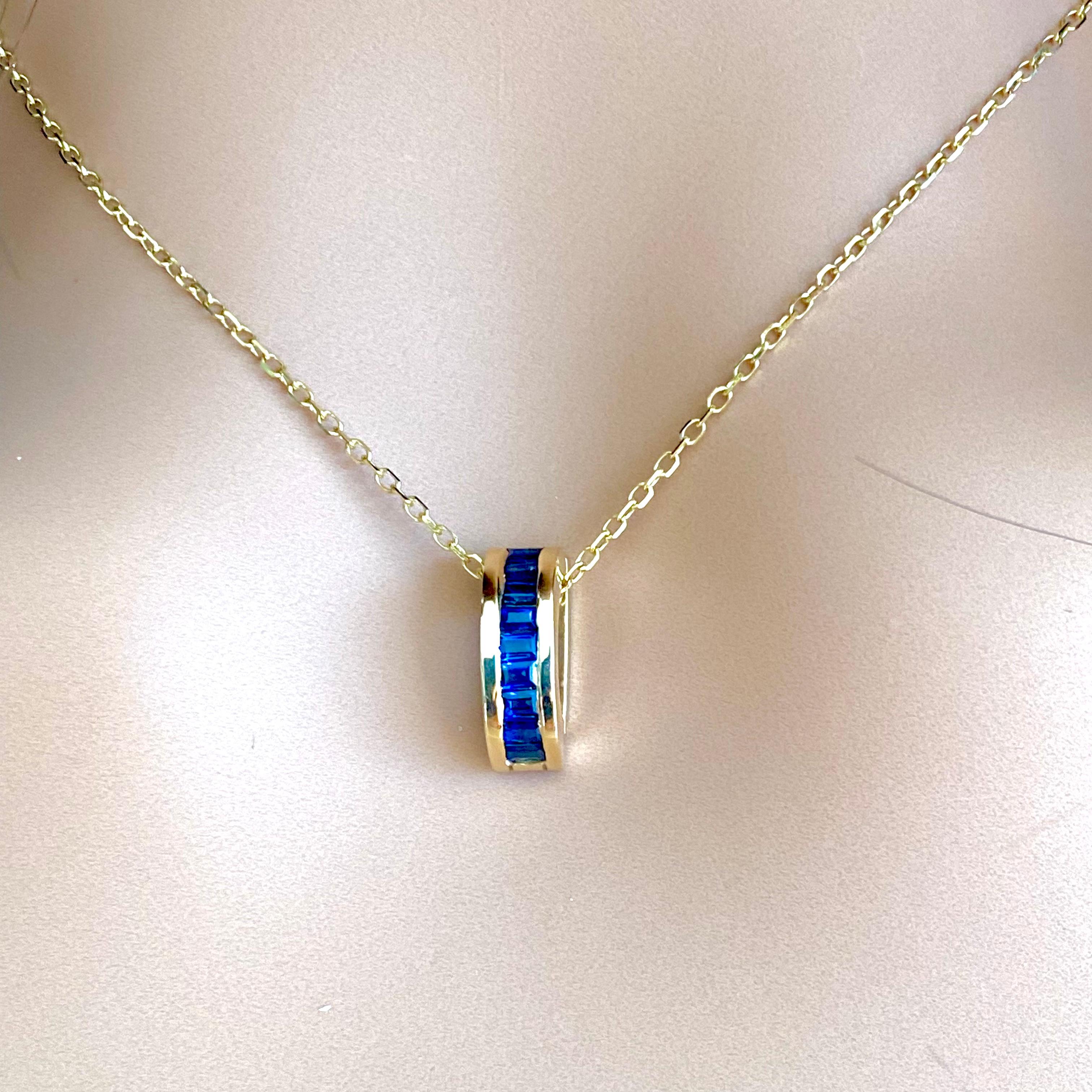 Women's or Men's Baguette Sapphire 1.65 Carat Detachable Charm Yellow Gold Pendant Necklace For Sale
