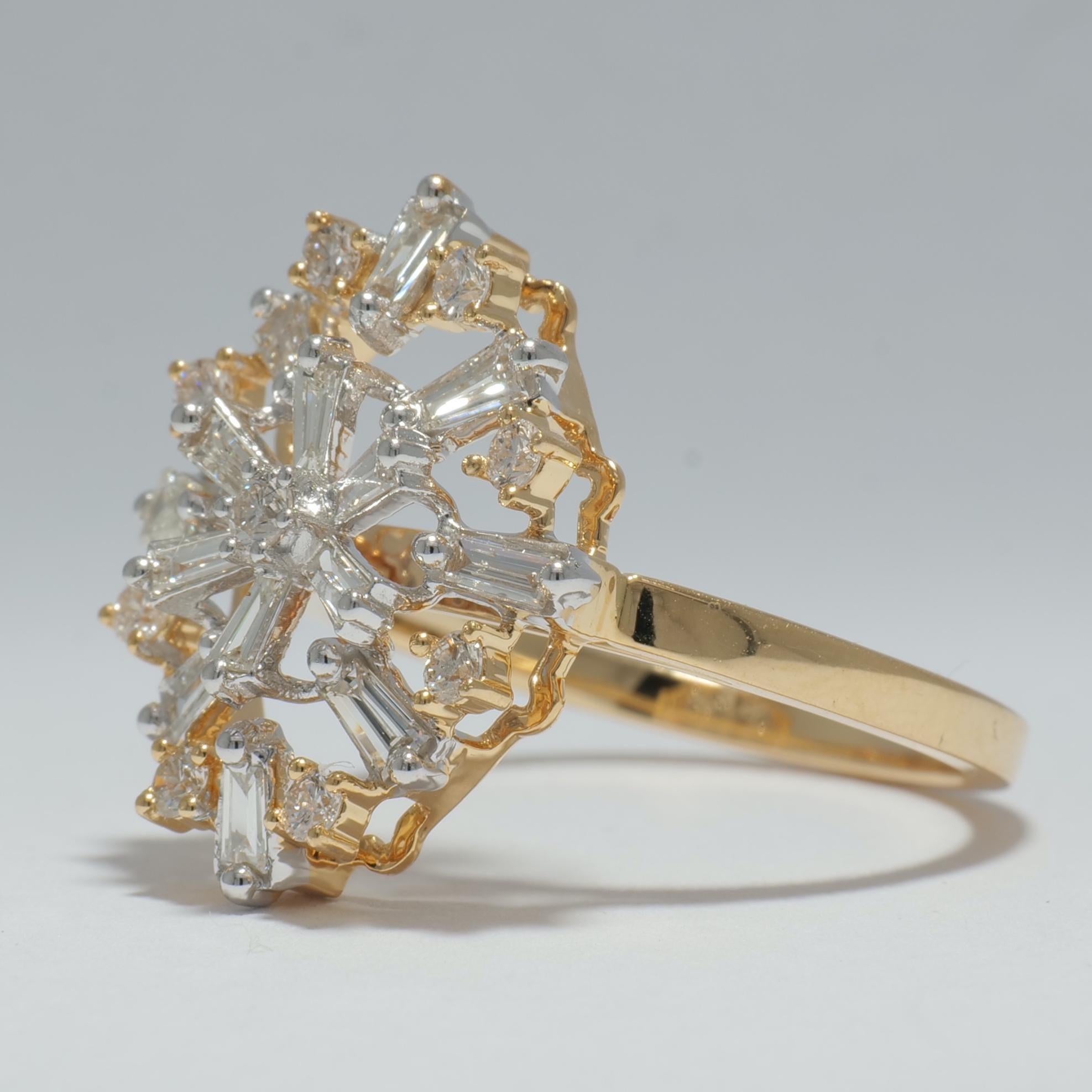 Baguette Starburst Natural Diamond Ring in 14K Solid Gold (Certified) Corte redondo en venta