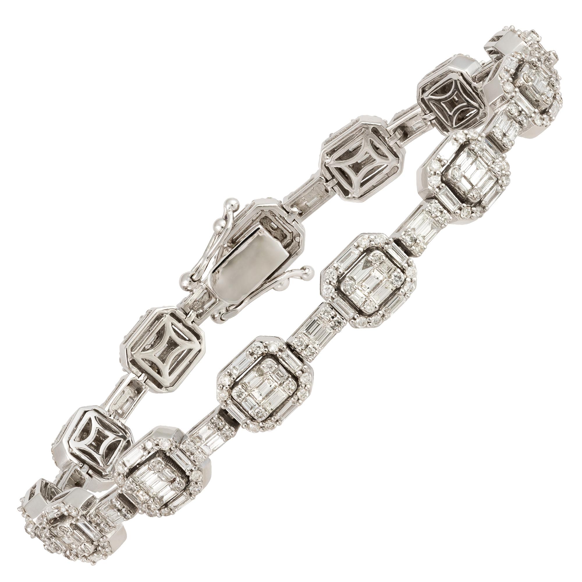 Women's Baguette White Gold 18K Chain Bracelet Diamond for Her For Sale