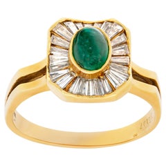 Anello Baguettes, incastonato in oro giallo 18 carati, smeraldo cabochon "Ballerina" e diamante