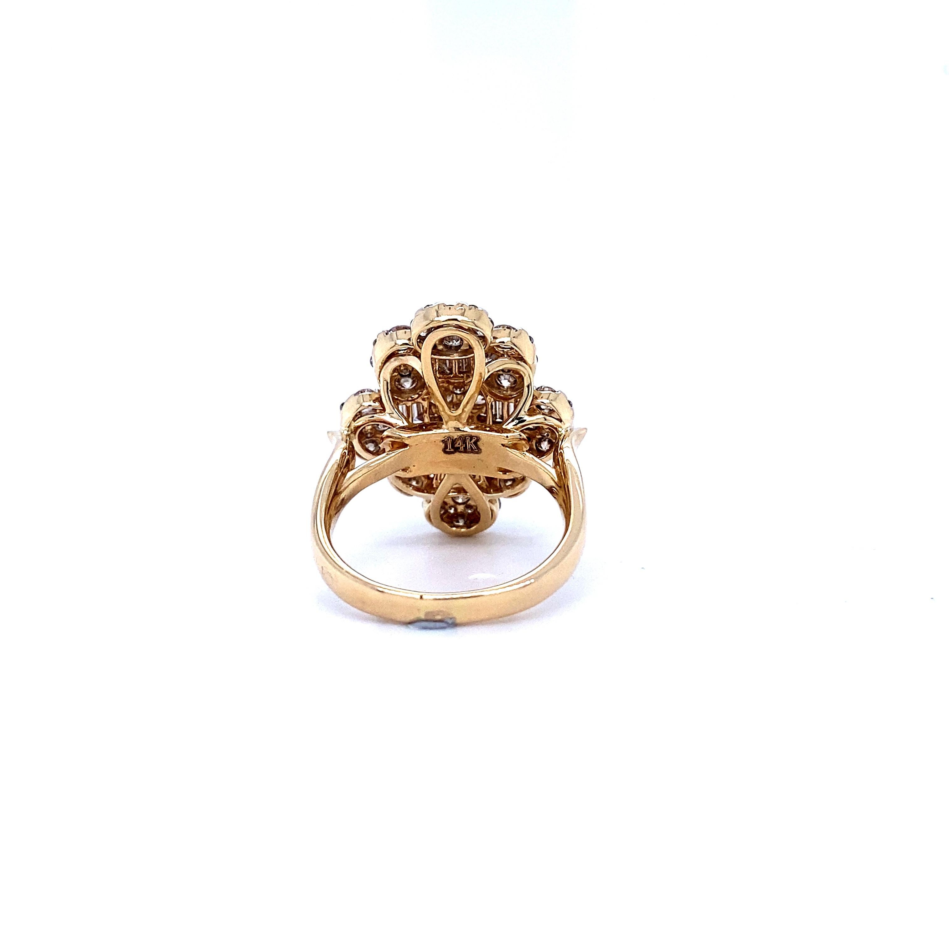 For Sale:  Baguettes & Round Diamond Cluster Ring Set In 18K Solid Gold 4
