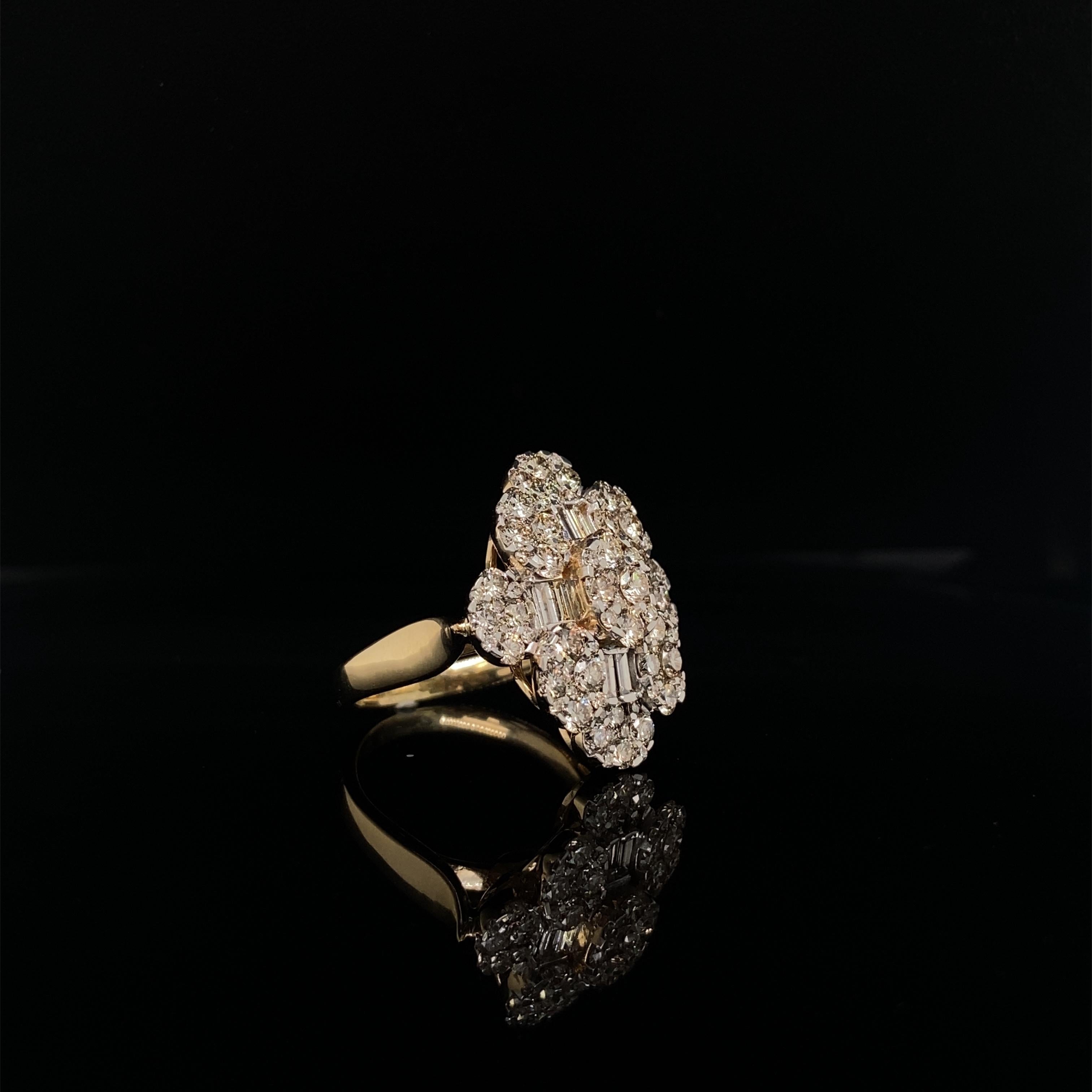 For Sale:  Baguettes & Round Diamond Cluster Ring Set In 18K Solid Gold 6